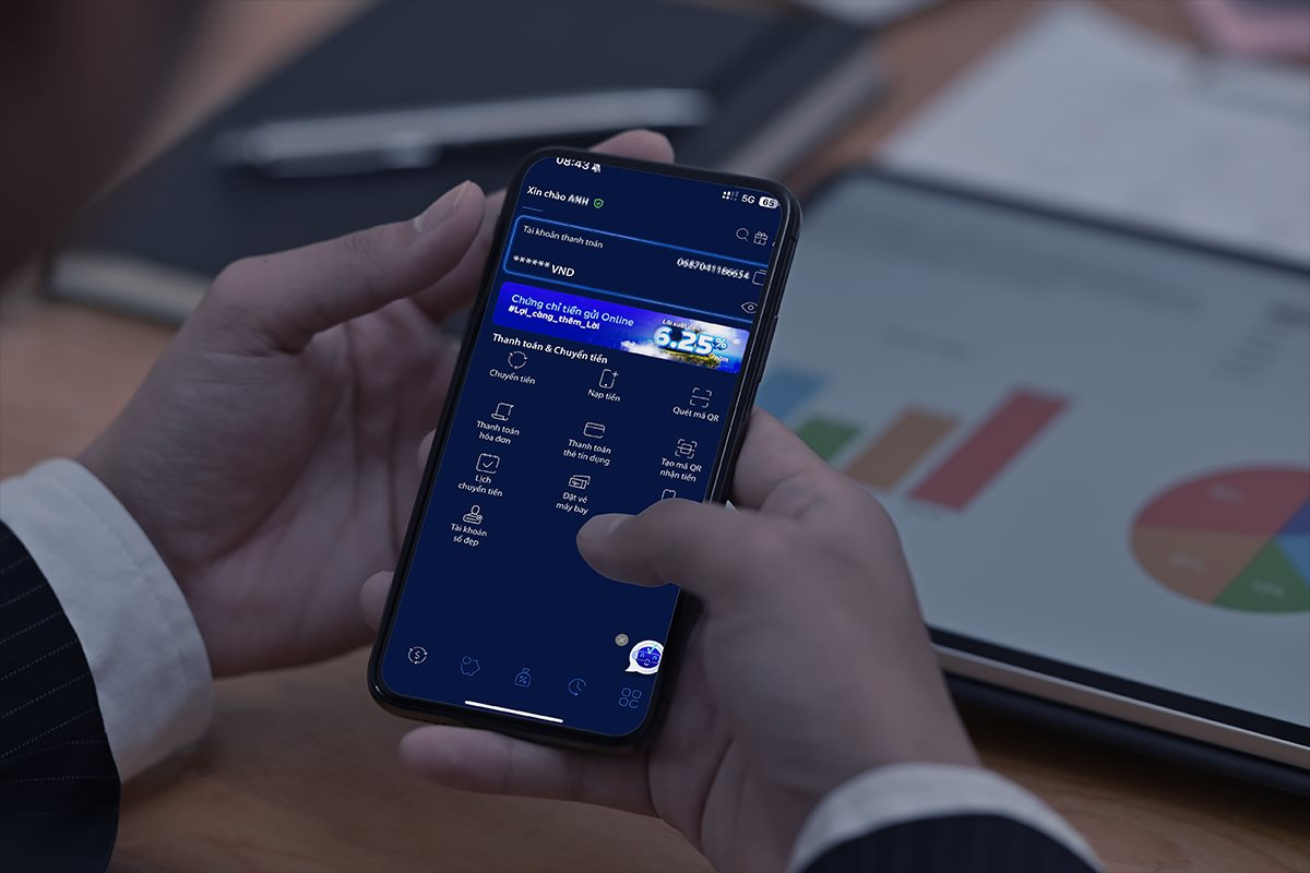 V&igrave; sao ng&acirc;n h&agrave;ng phải gi&aacute;m s&aacute;t 24/7 c&aacute;c giao dịch chuyển tiền online của người d&acirc;n?- Ảnh 1.