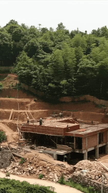 Ch&agrave;ng trai 30 tuổi về qu&ecirc; x&acirc;y nh&agrave; rộng 760m2, 3 tầng: H&agrave;ng x&oacute;m ch&ecirc; 