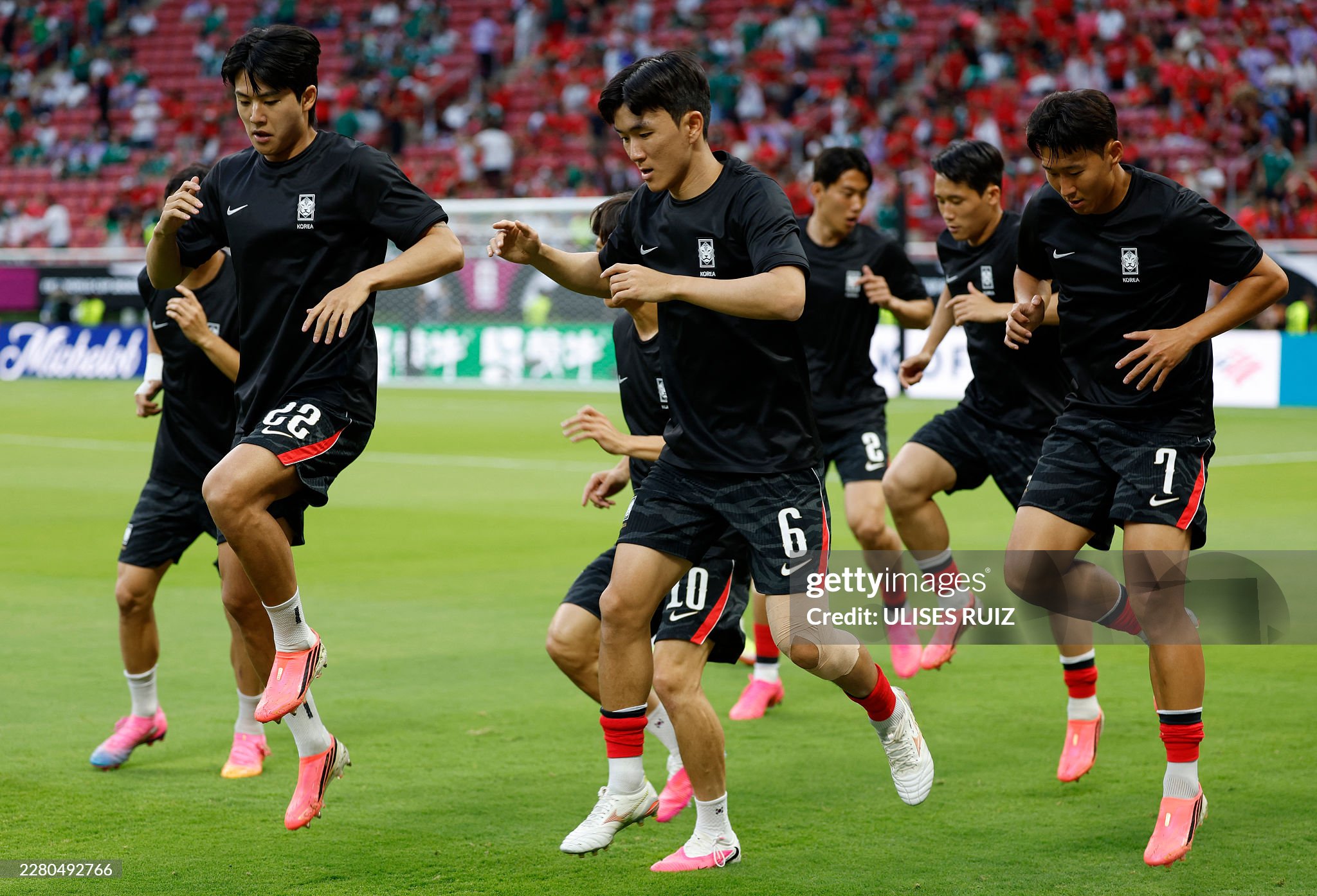 Gallery - ĐT Hàn Quốc 2-1 CH Czech: 3 điểm mở màn cho Son Heung-min và các đồng đội với màn lội ngược dòng ấn tượng - image 2