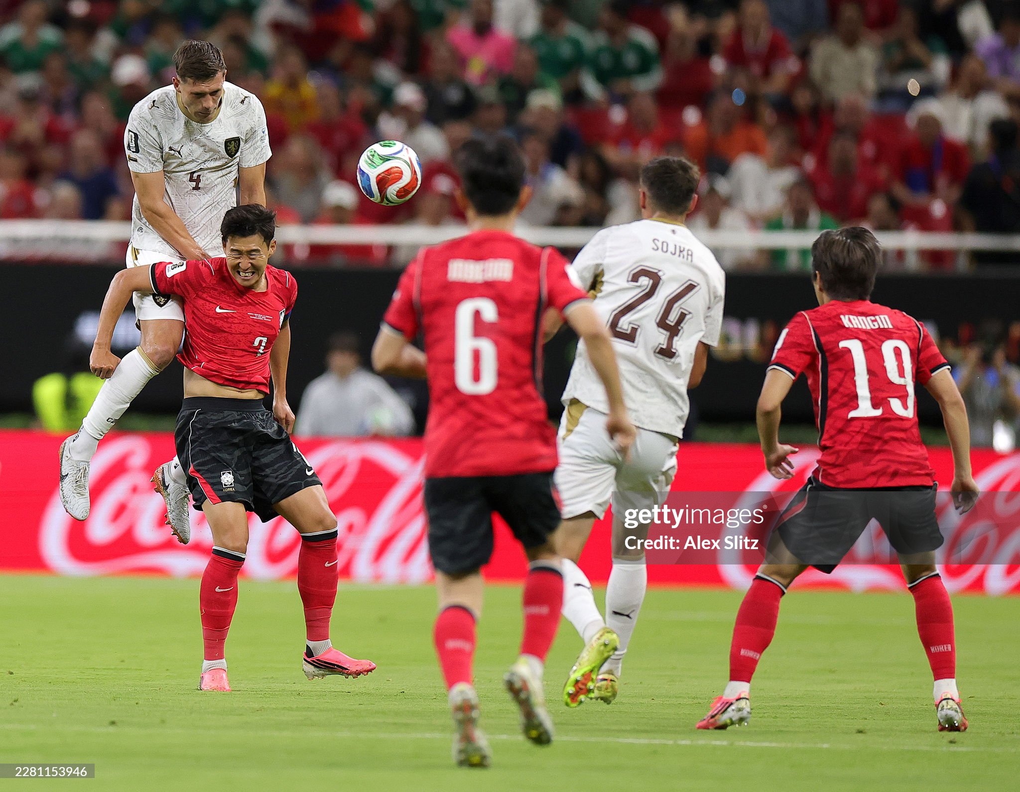 Gallery - ĐT Hàn Quốc 2-1 CH Czech: 3 điểm mở màn cho Son Heung-min và các đồng đội với màn lội ngược dòng ấn tượng - image 16