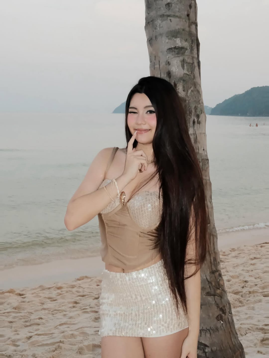 Hạt Dẻ đi prom cuối cấp sang chảnh, tiền học ph&iacute; 500 triệu/ năm chuẩn con nh&agrave; gi&agrave;u- Ảnh 10.