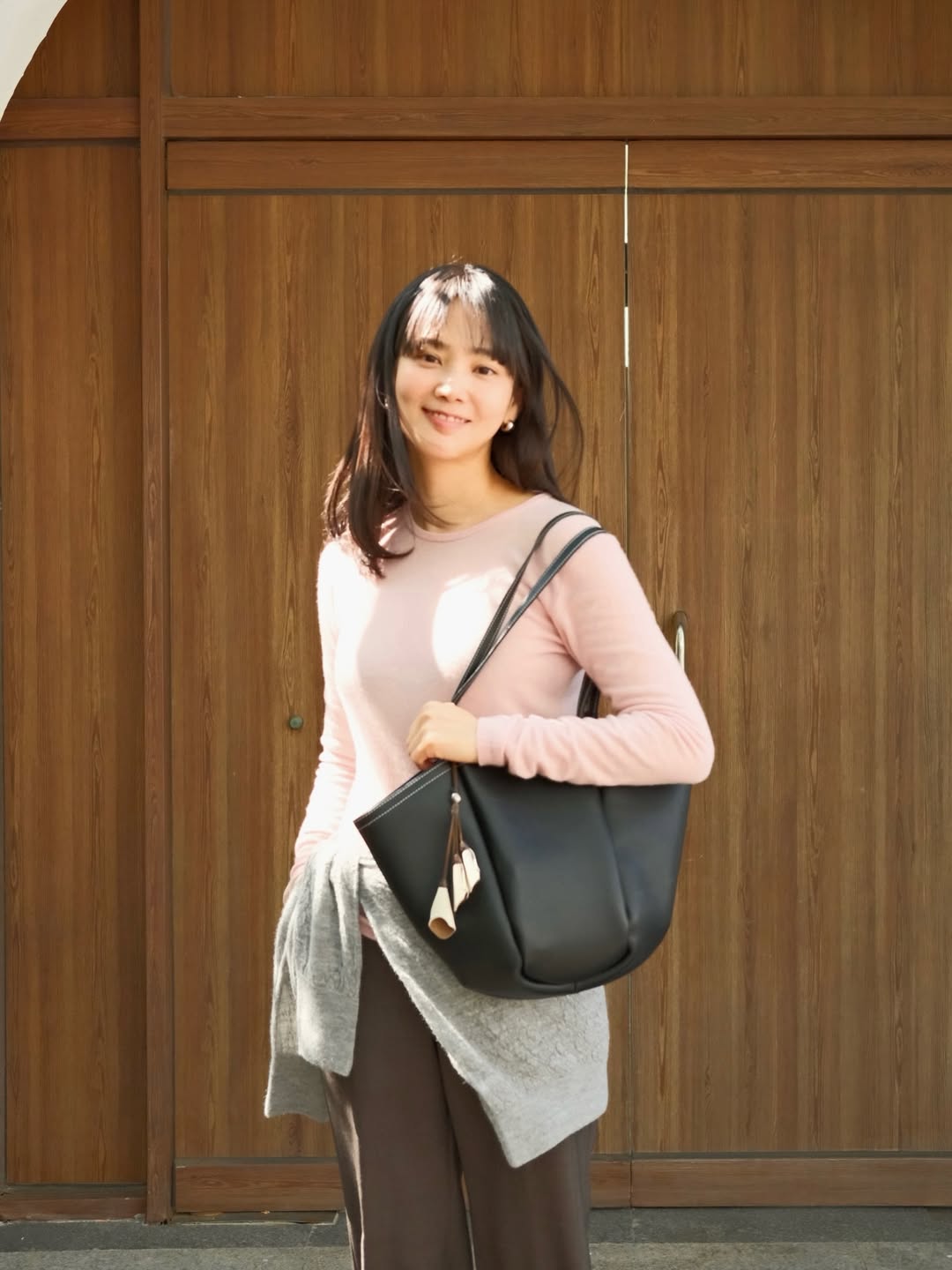 Kh&ocirc;ng tin mỹ nh&acirc;n n&agrave;y 42 tuổi v&igrave; gương mặt baby "b&uacute;ng ra sữa": G&aacute;i trẻ nh&igrave;n style m&agrave; muốn copy theo- Ảnh 9.