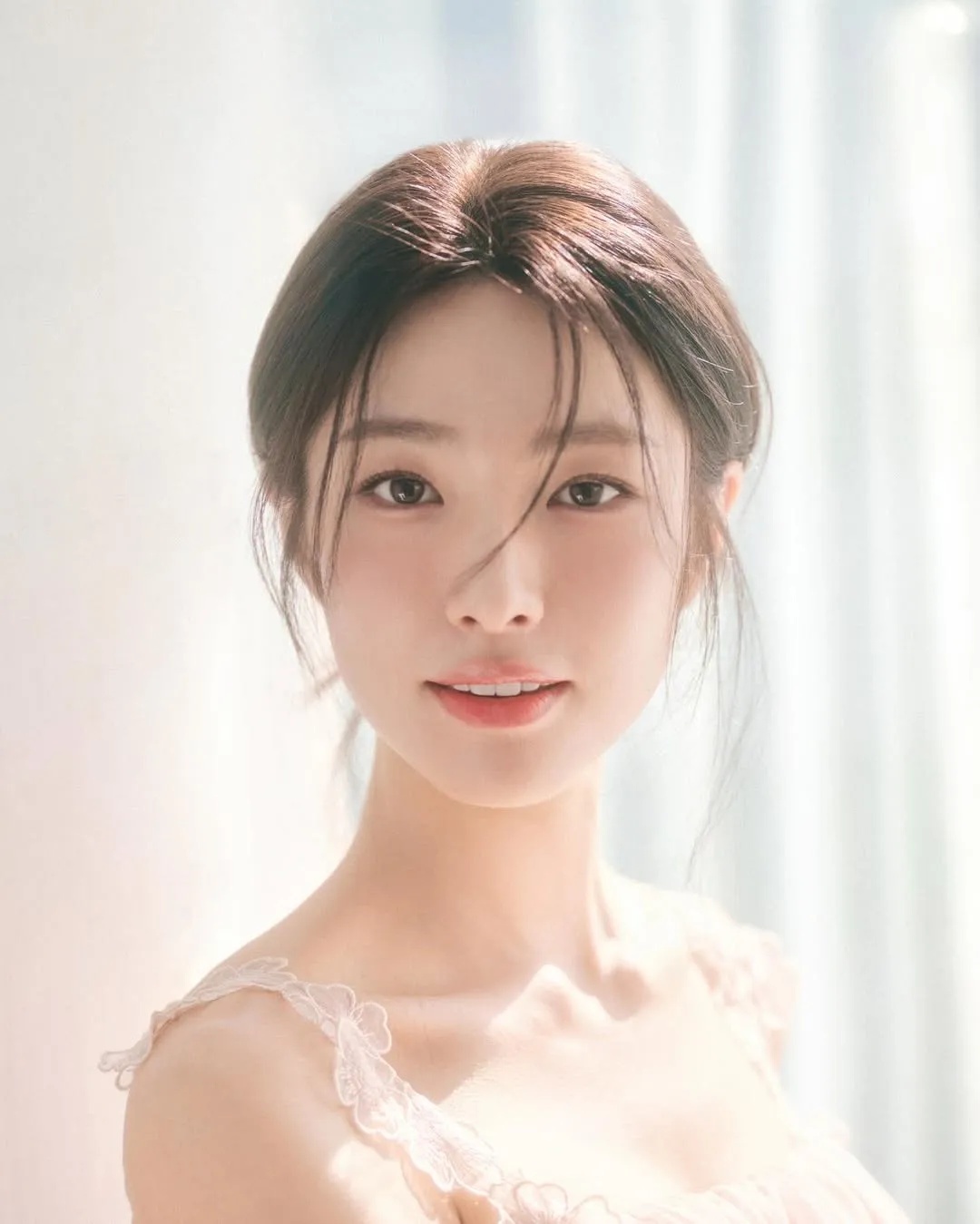 Ngắm mỹ nhân này tưởng được sống 10 cuộc đời khác nhau: Visual đẹp mọi lúc mọi nơi, nhìn 1 cái là yêu luôn- Ảnh 1. Ngắm mỹ nhân này tưởng được sống 10 cuộc đời khác nhau: Visual đẹp mọi lúc mọi nơi, nhìn 1 cái là yêu luôn- Ảnh 1.