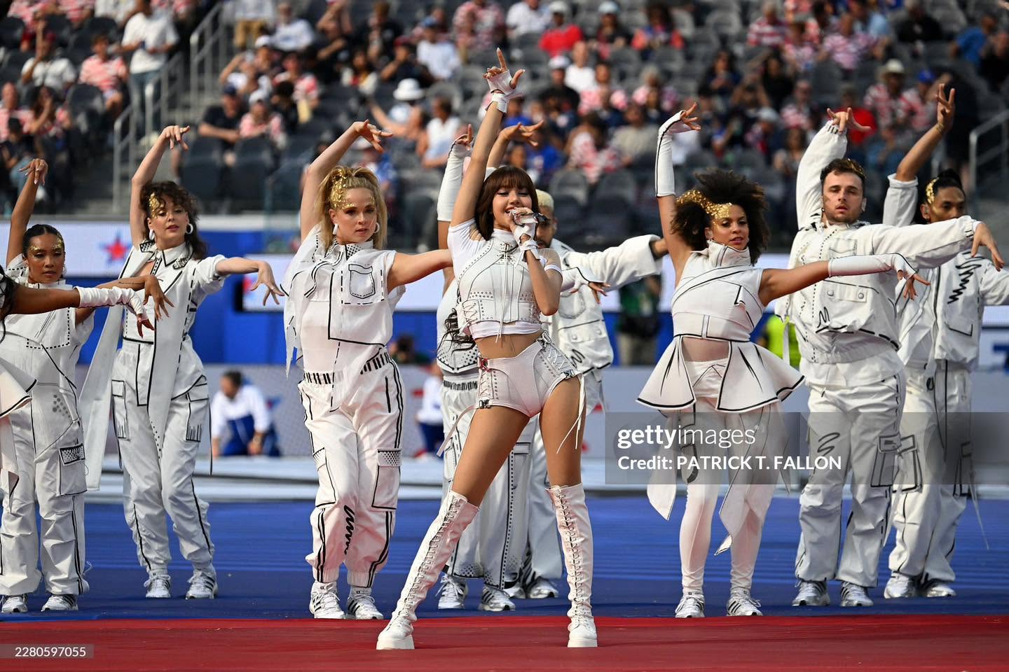 "Hung thần" Getty Images v&agrave;o cuộc lật tẩy nhan sắc thật của Lisa (BLACKPINK) tại lễ khai mạc World Cup 2026- Ảnh 3.