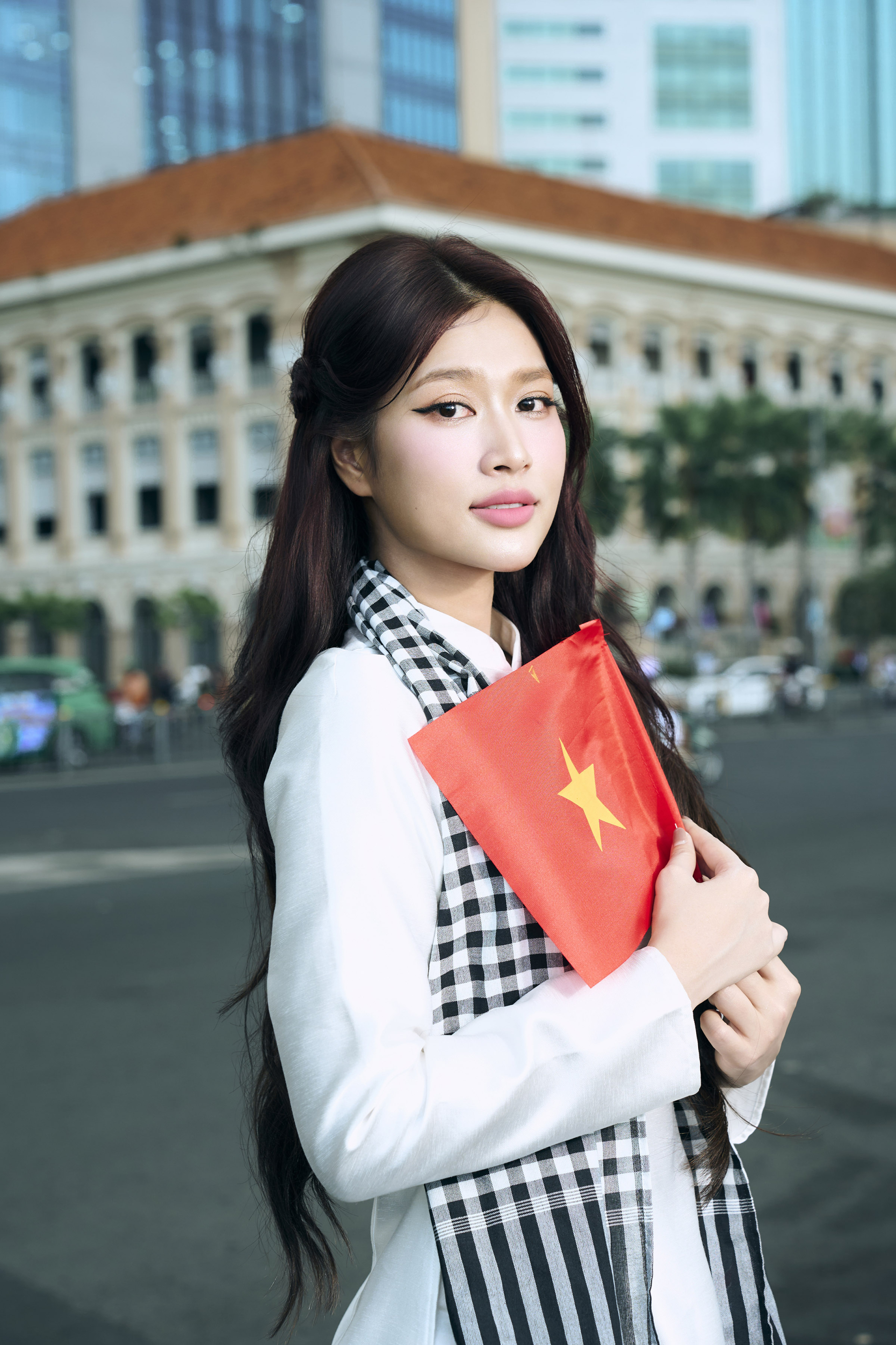Hoa hậu Đo&agrave;n Thi&ecirc;n &Acirc;n l&ecirc;n tiếng giữa tranh c&atilde;i ph&aacute;t ng&ocirc;n "phản đề" Ngữ văn 2026- Ảnh 1.