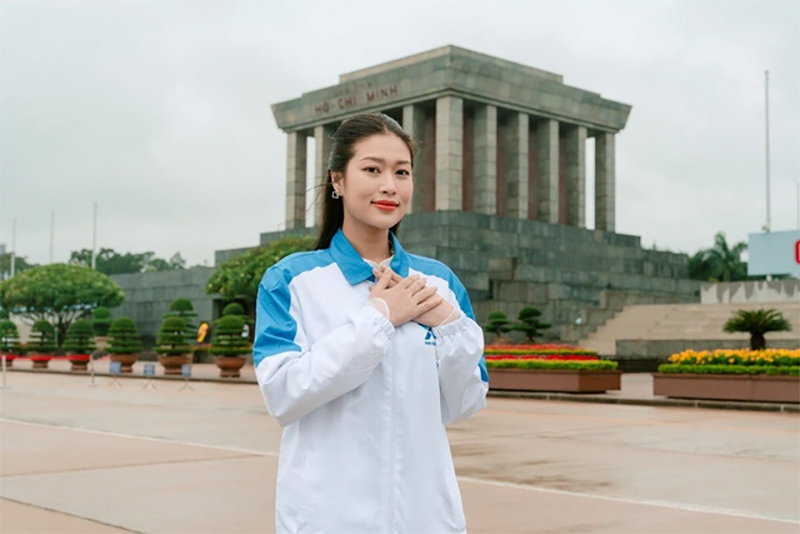 Hoa hậu Đo&agrave;n Thi&ecirc;n &Acirc;n l&ecirc;n tiếng giữa tranh c&atilde;i ph&aacute;t ng&ocirc;n "phản đề" Ngữ văn 2026- Ảnh 3.