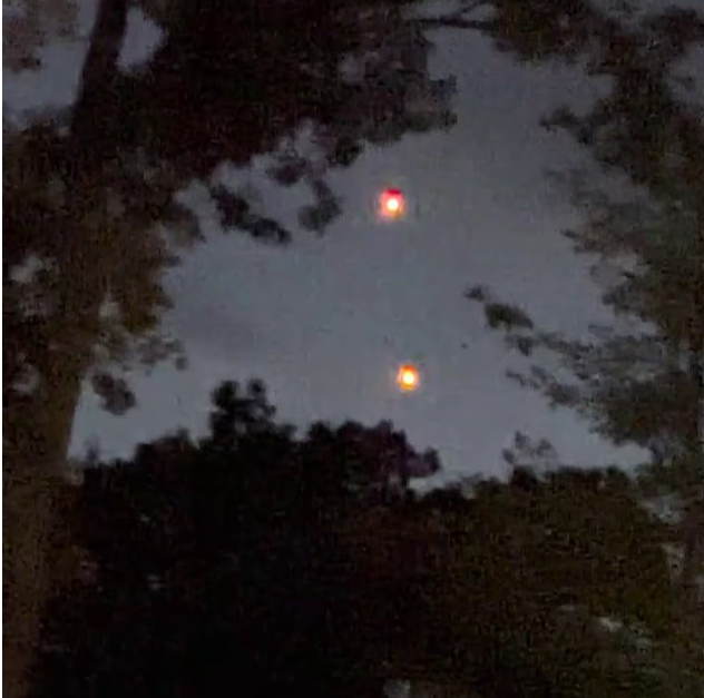 Mỹ công bố đợt tài liệu thứ 3 gây chấn động về UFO - Ảnh 1.
