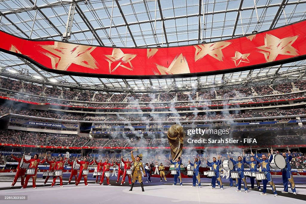 Gallery - Khai mạc World Cup 2026 tại Mỹ: Lisa (BLACKPINK) đổ bộ biến Los Angeles thành đại nhạc hội toàn cầu - image 14