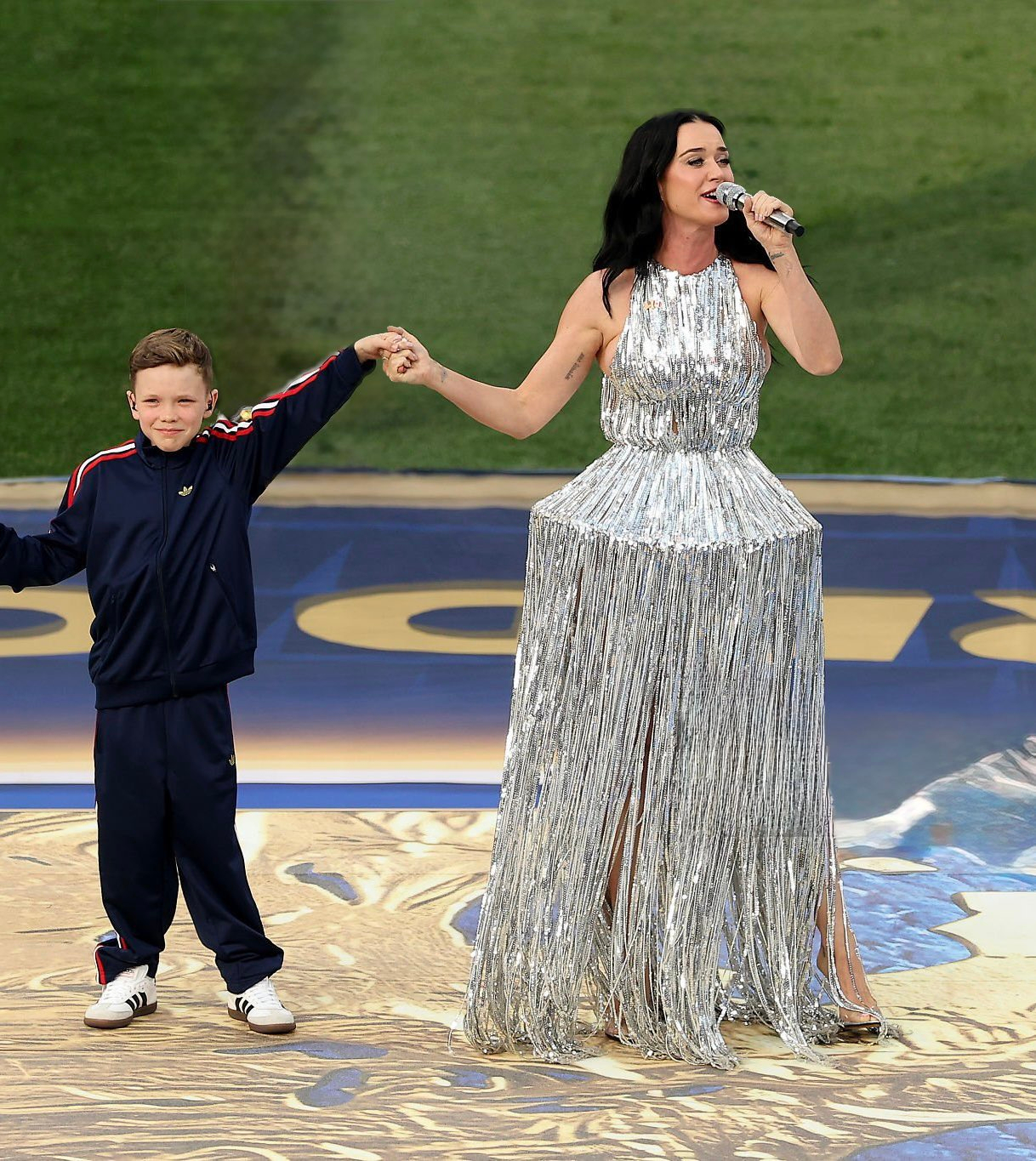 Katy Perry mặc g&igrave; ở lễ khai mạc World Cup thế n&agrave;y?- Ảnh 1.