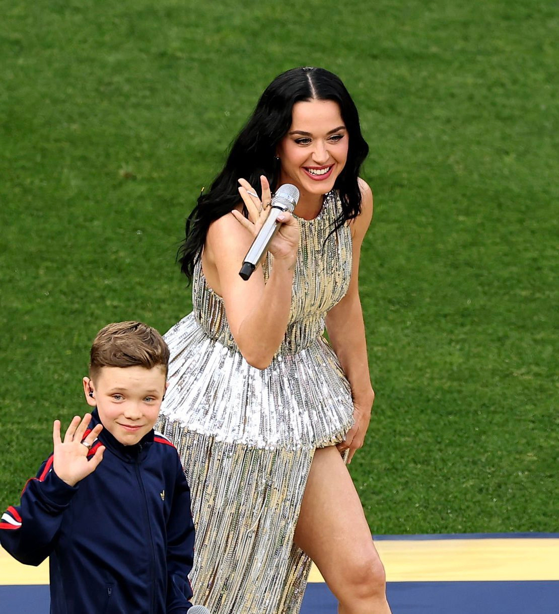 Katy Perry mặc g&igrave; ở lễ khai mạc World Cup thế n&agrave;y?- Ảnh 10.