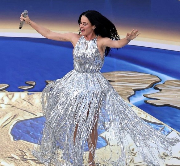Katy Perry mặc g&igrave; ở lễ khai mạc World Cup thế n&agrave;y?- Ảnh 6.