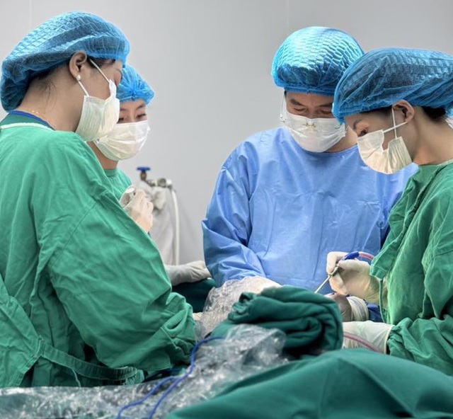 Đi kh&aacute;m răng định kỳ, thiếu nữ 17 tuổi t&igrave;nh cờ ph&aacute;t hiện "vật thể lạ" trong xương h&agrave;m v&agrave; căn bệnh di truyền nguy hiểm su&yacute;t bị bỏ qu&ecirc;n!- Ảnh 2.