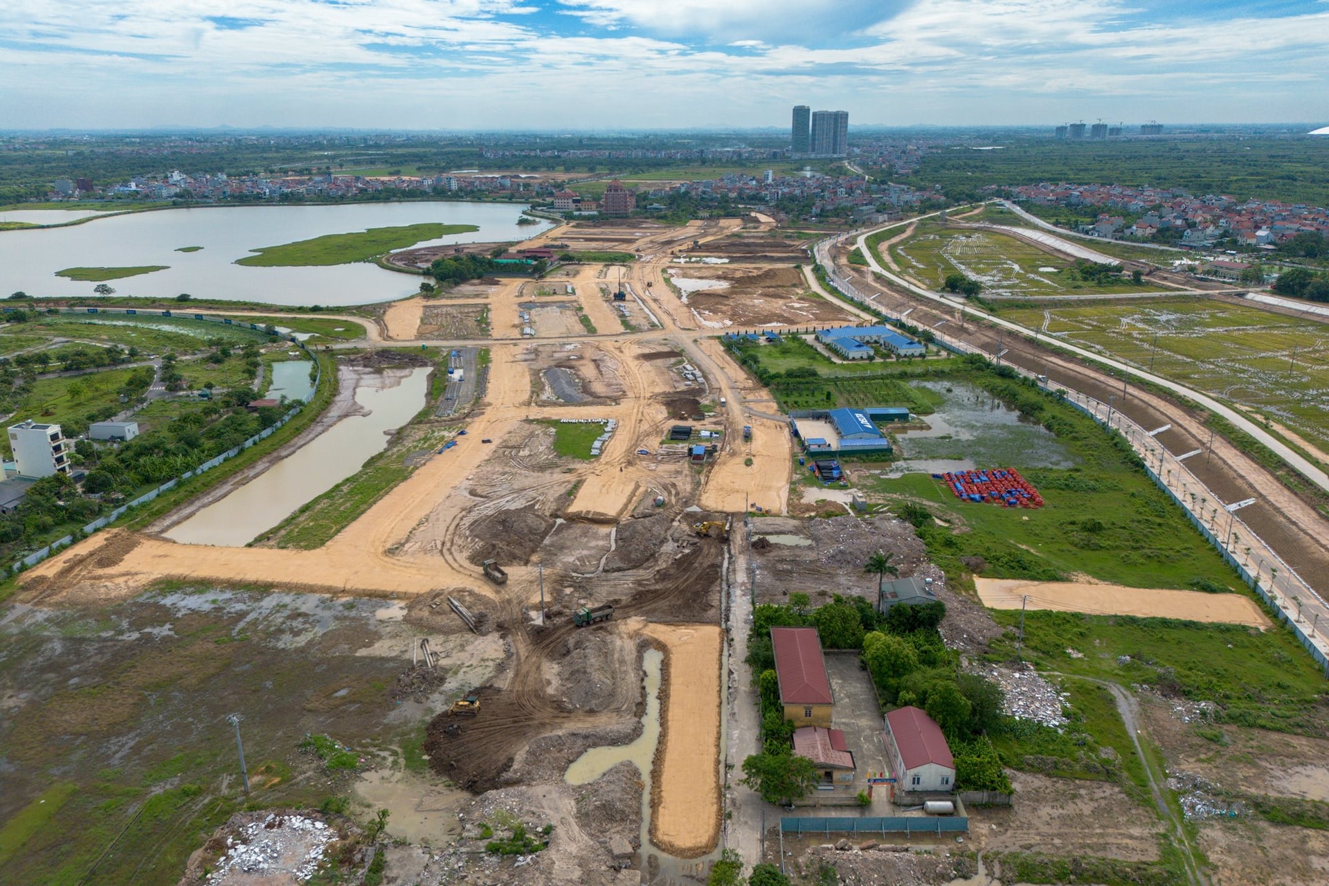 Gần một năm sau ng&agrave;y khởi c&ocirc;ng, th&agrave;nh phố Th&ocirc;ng minh trị gi&aacute; 4,2 tỷ USD, rộng gần gấp 3 lần phố cổ H&agrave; Nội, c&oacute; t&ograve;a th&aacute;p cao nhất Việt Nam giờ ra sao ?- Ảnh 12.