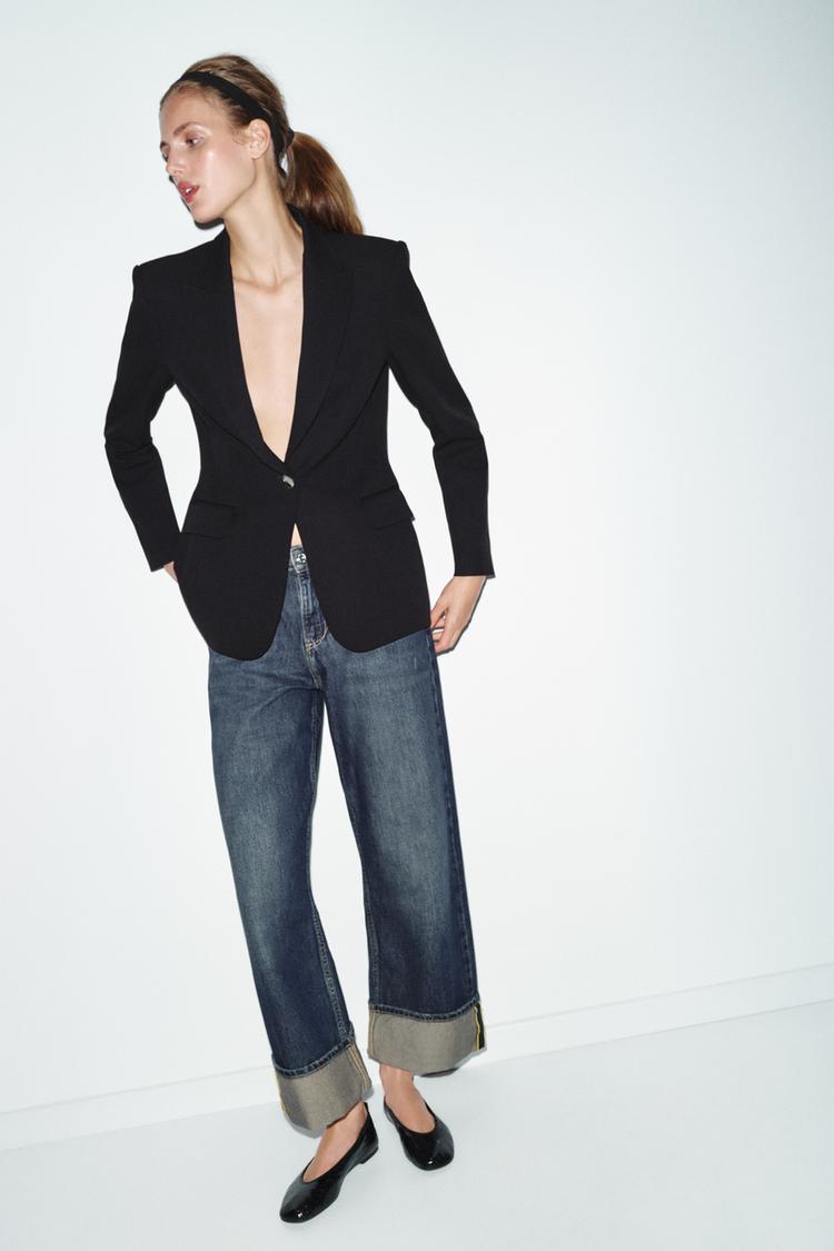 Quần jeans ống rộng vẫn l&agrave; &ldquo;vua&rdquo; của tủ đồ năm 2026: 8 c&ocirc;ng thức phối đồ gi&uacute;p bạn mặc đẹp, che khuyết điểm v&agrave; tr&ocirc;ng sang hơn - Ảnh 8.
