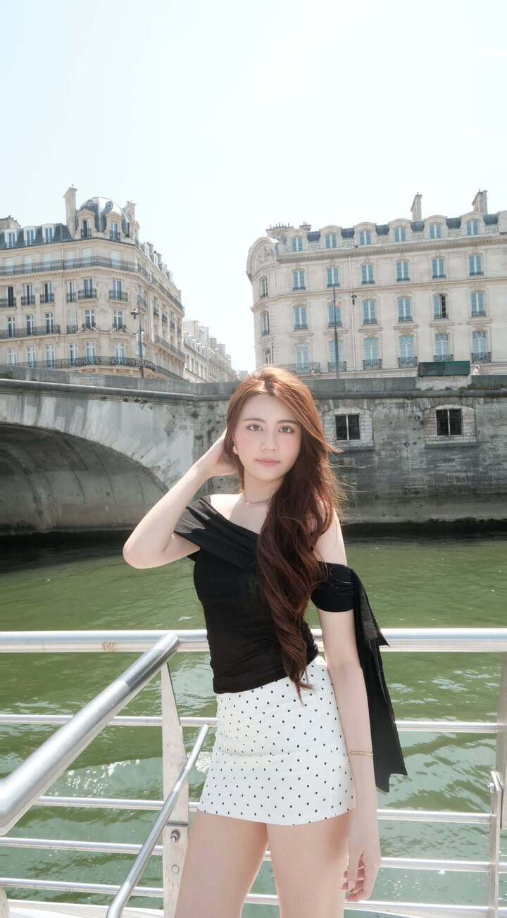 Con g&aacute;i &uacute;t Quyền Linh tuổi 18: Xinh như hoa hậu, th&agrave;nh t&iacute;ch học tập ấn tượng- Ảnh 8.