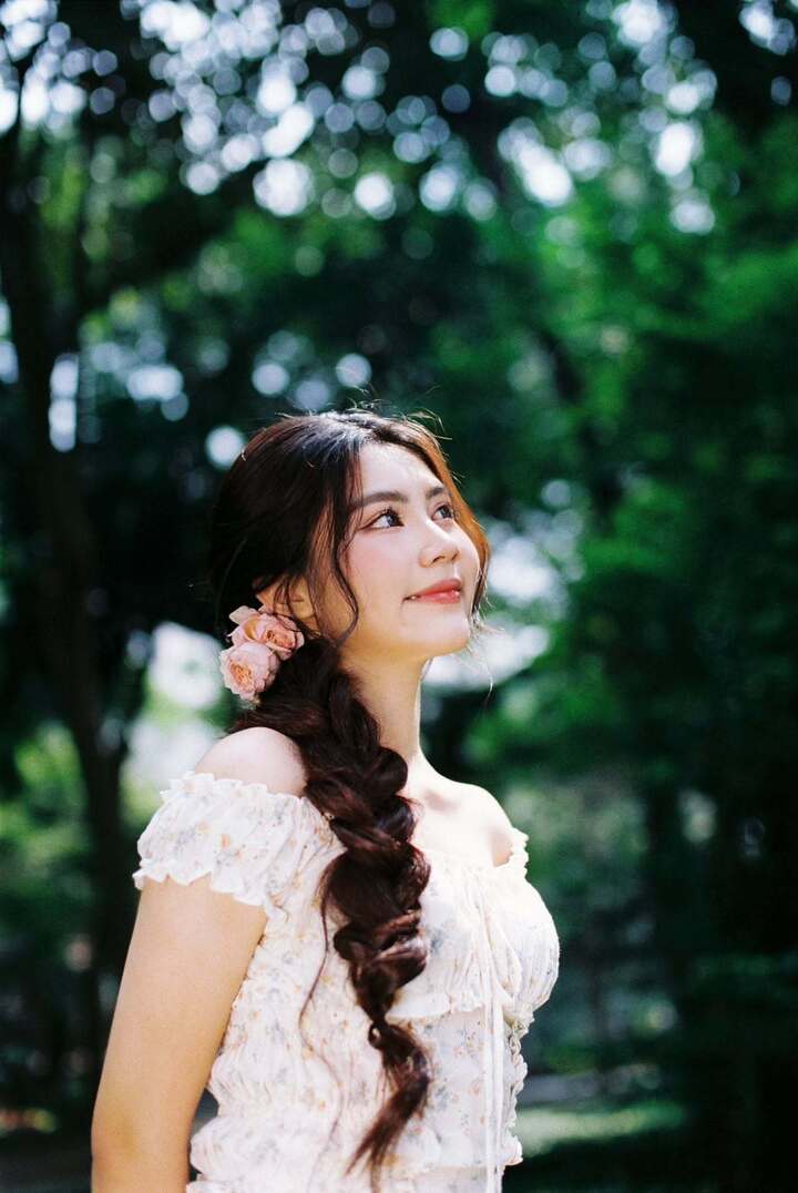 Con g&aacute;i &uacute;t Quyền Linh tuổi 18: Xinh như hoa hậu, th&agrave;nh t&iacute;ch học tập ấn tượng- Ảnh 7.