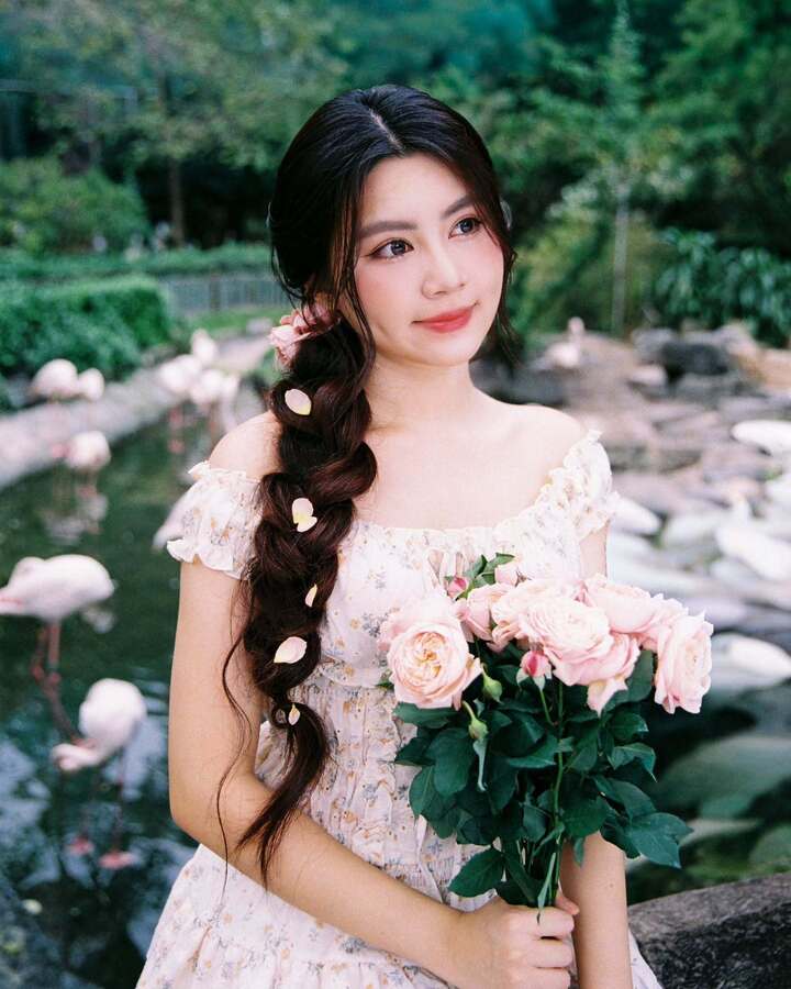 Con g&aacute;i &uacute;t Quyền Linh tuổi 18: Xinh như hoa hậu, th&agrave;nh t&iacute;ch học tập ấn tượng- Ảnh 6.