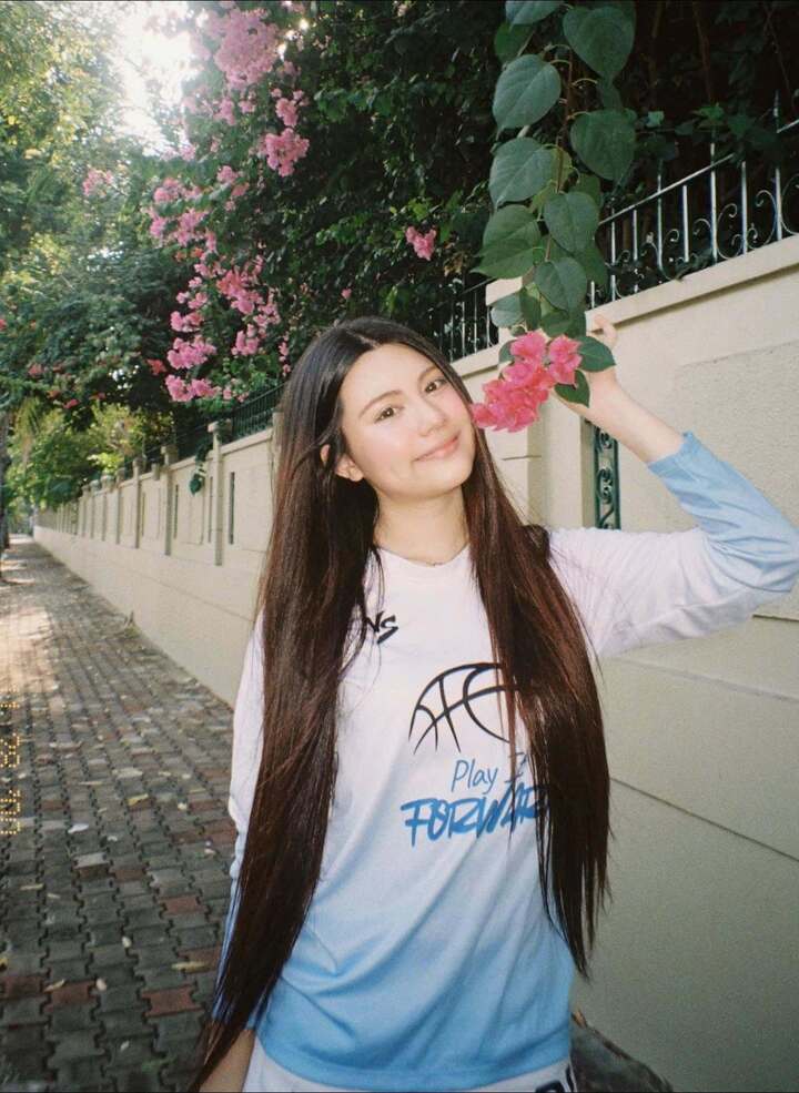 Con g&aacute;i &uacute;t Quyền Linh tuổi 18: Xinh như hoa hậu, th&agrave;nh t&iacute;ch học tập ấn tượng- Ảnh 5.