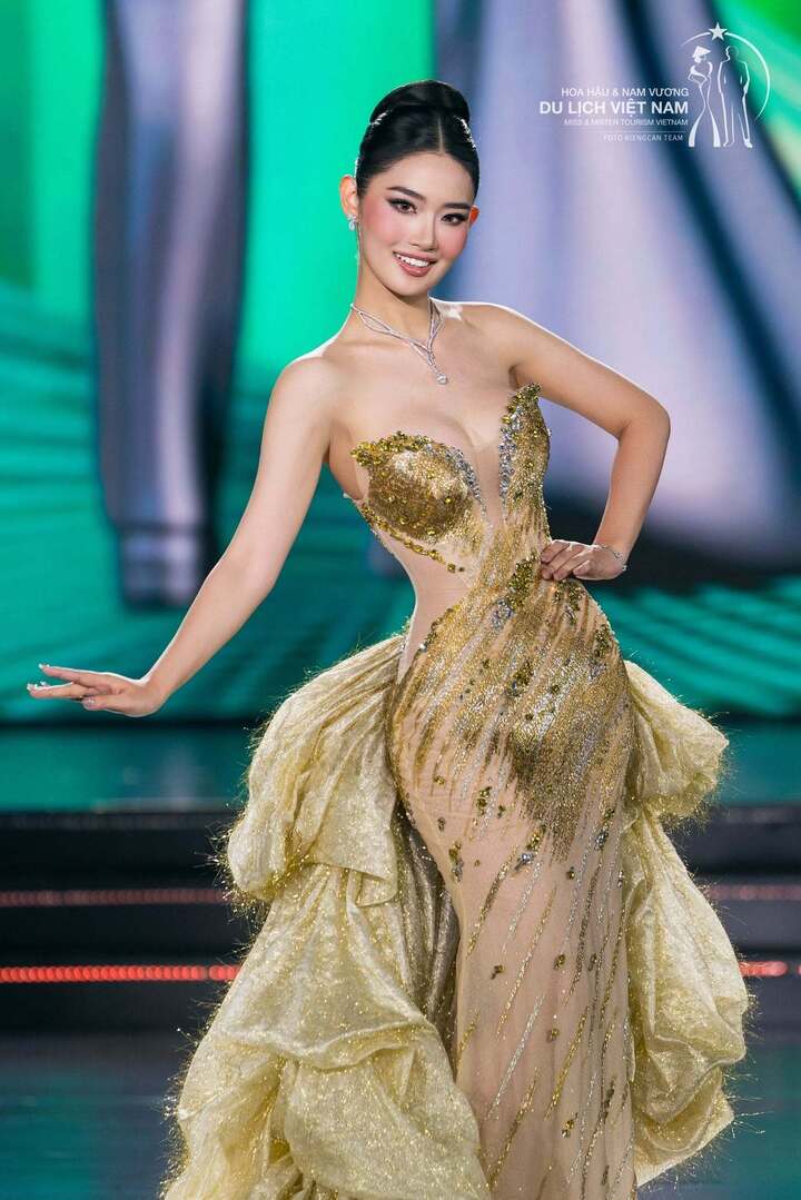 Nhan sắc mỹ nh&acirc;n cao 1m8 đại diện Việt Nam thi Miss Globe 2026- Ảnh 10.