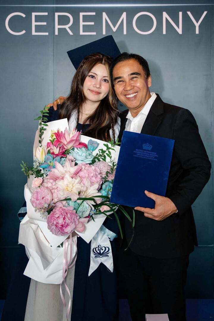 Con g&aacute;i &uacute;t Quyền Linh tuổi 18: Xinh như hoa hậu, th&agrave;nh t&iacute;ch học tập ấn tượng- Ảnh 2.