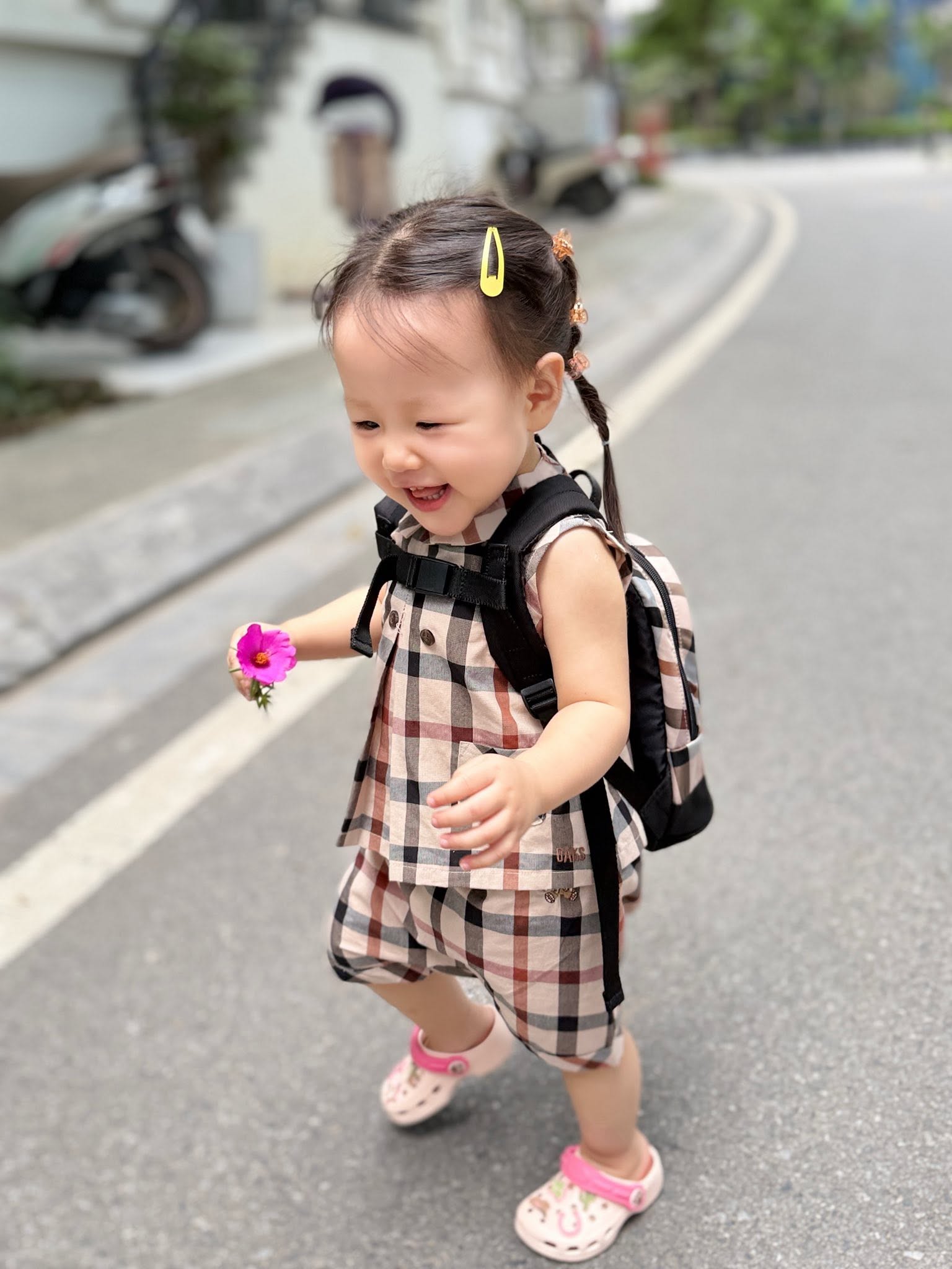 "Bản sao mini" của Phương Oanh g&acirc;y sốt: Thần th&aacute;i từ b&eacute;, đ&ocirc;i mắt y đ&uacute;c Shark B&igrave;nh - Ảnh 5.
