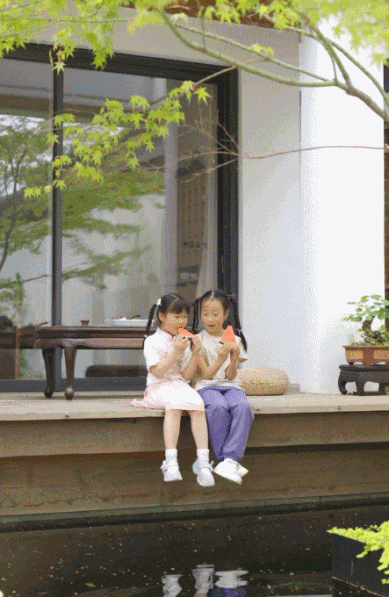 B&aacute;n chung cư để về qu&ecirc; sống chậm, cặp vợ chồng sinh năm 1990 l&agrave;m một việc khiến căn nh&agrave; 1.000m&sup2; kh&aacute;c ho&agrave;n to&agrave;n xung quanh - Ảnh 13.