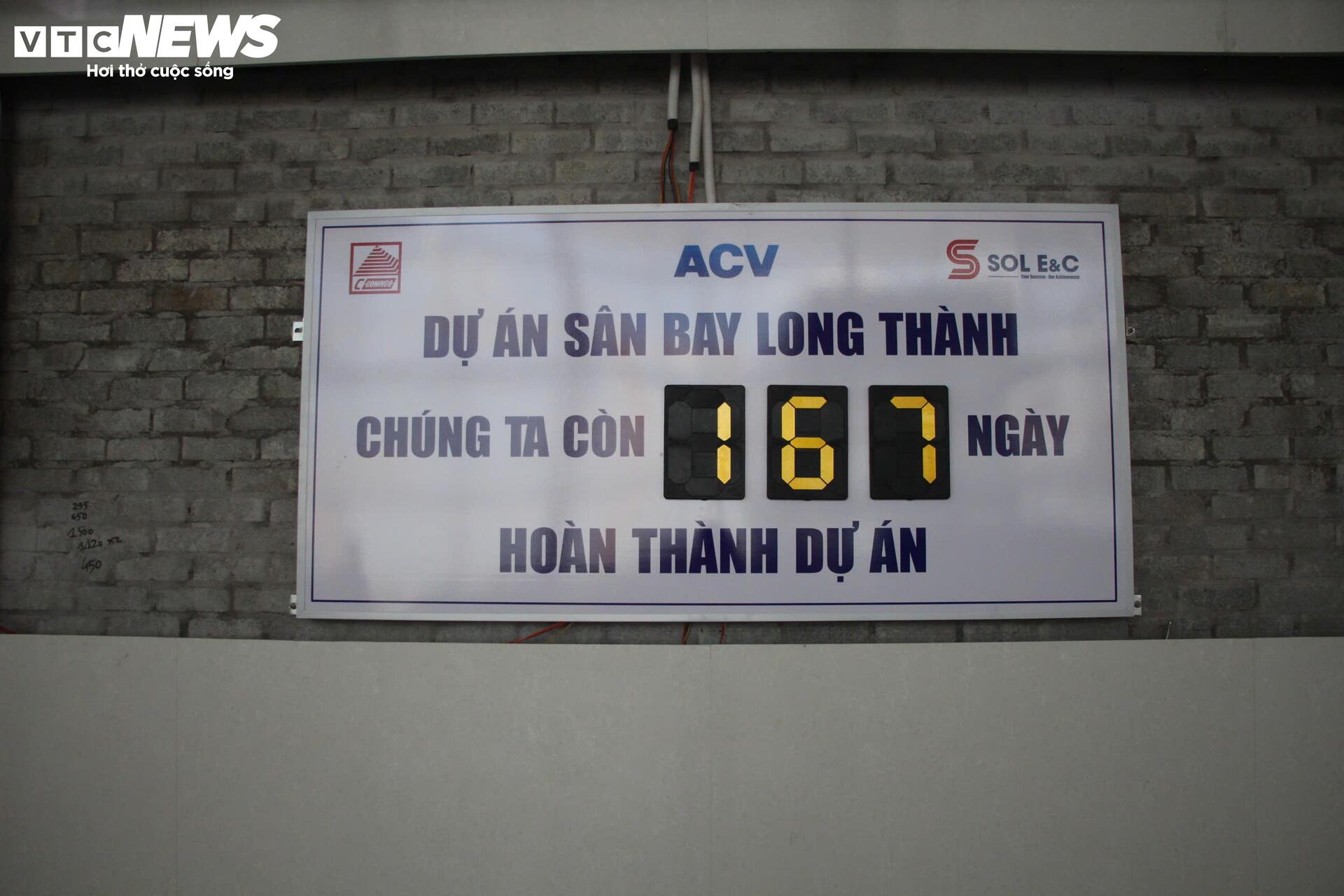H&igrave;nh ảnh mới nhất b&ecirc;n trong đại c&ocirc;ng trường s&acirc;n bay Long Th&agrave;nh- Ảnh 3.
