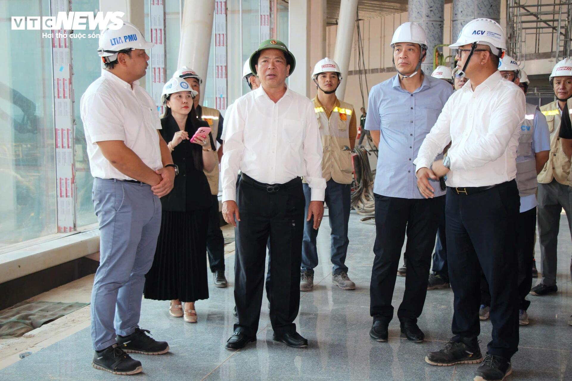 H&igrave;nh ảnh mới nhất b&ecirc;n trong đại c&ocirc;ng trường s&acirc;n bay Long Th&agrave;nh- Ảnh 1.