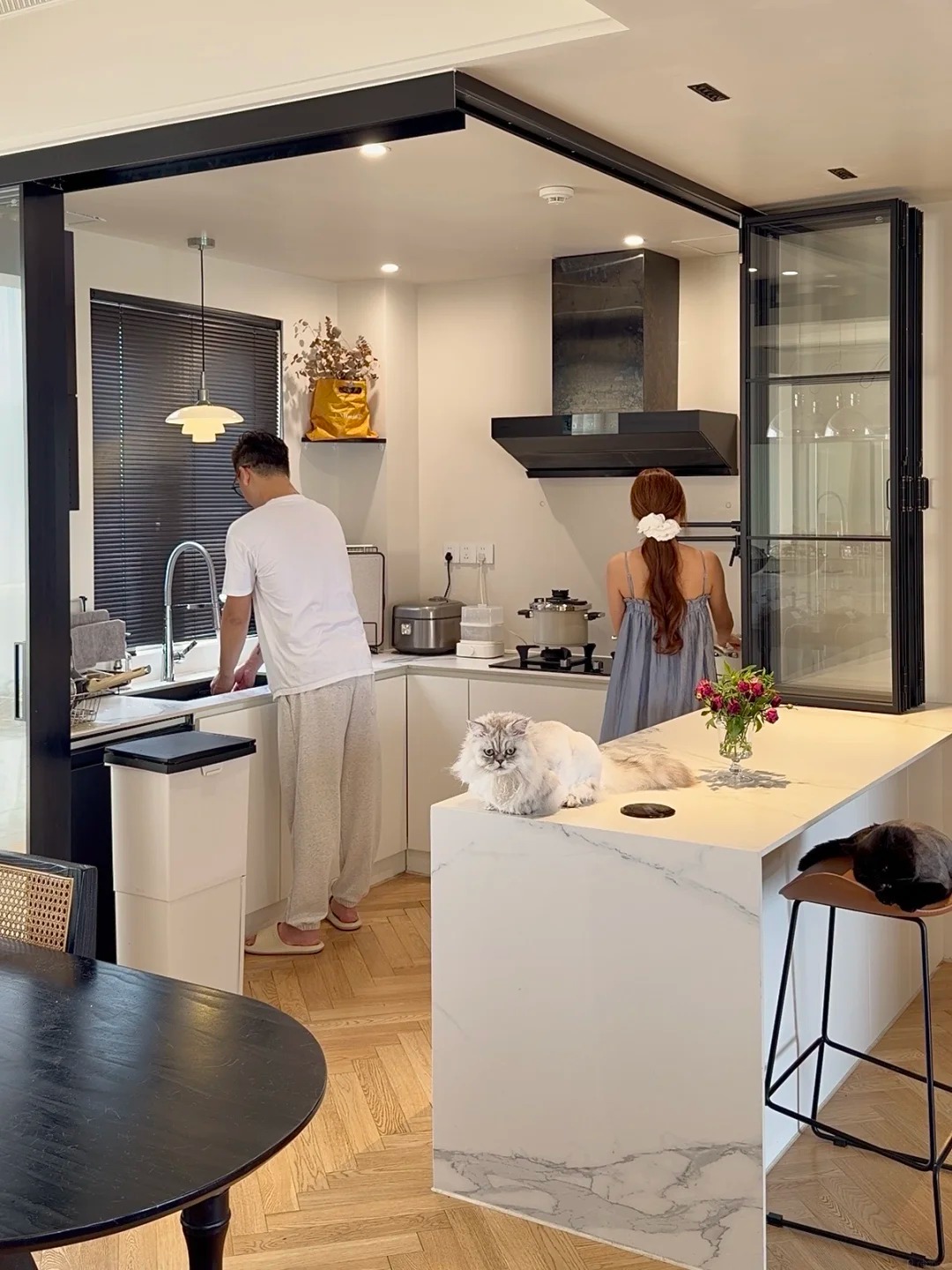Chi gần 2,4 triệu NDT x&acirc;y nh&agrave; giữa phố, cặp đ&ocirc;i 34 tuổi lựa chọn sống kh&ocirc;ng con v&agrave; nu&ocirc;i 4 ch&uacute; m&egrave;o - Ảnh 8.