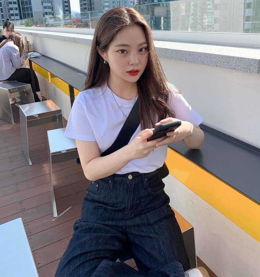 Lương bạn cao kệ bạn, t&ocirc;i chỉ thấy ghen tị với người mua được g&oacute;i bột giặt 4.000 đồng- Ảnh 1.