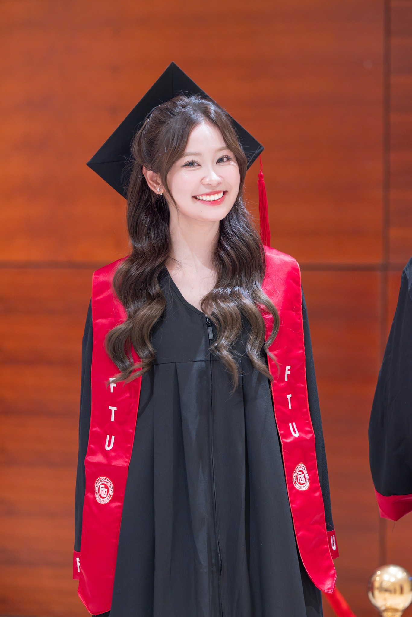 Vẻ đẹp nũng nịu của gái xinh Nóng Cùng World Cup: Là top 10 Miss World Vietnam, tốt nghiệp bằng Giỏi Đại học Ngoại thương - Ảnh 2.