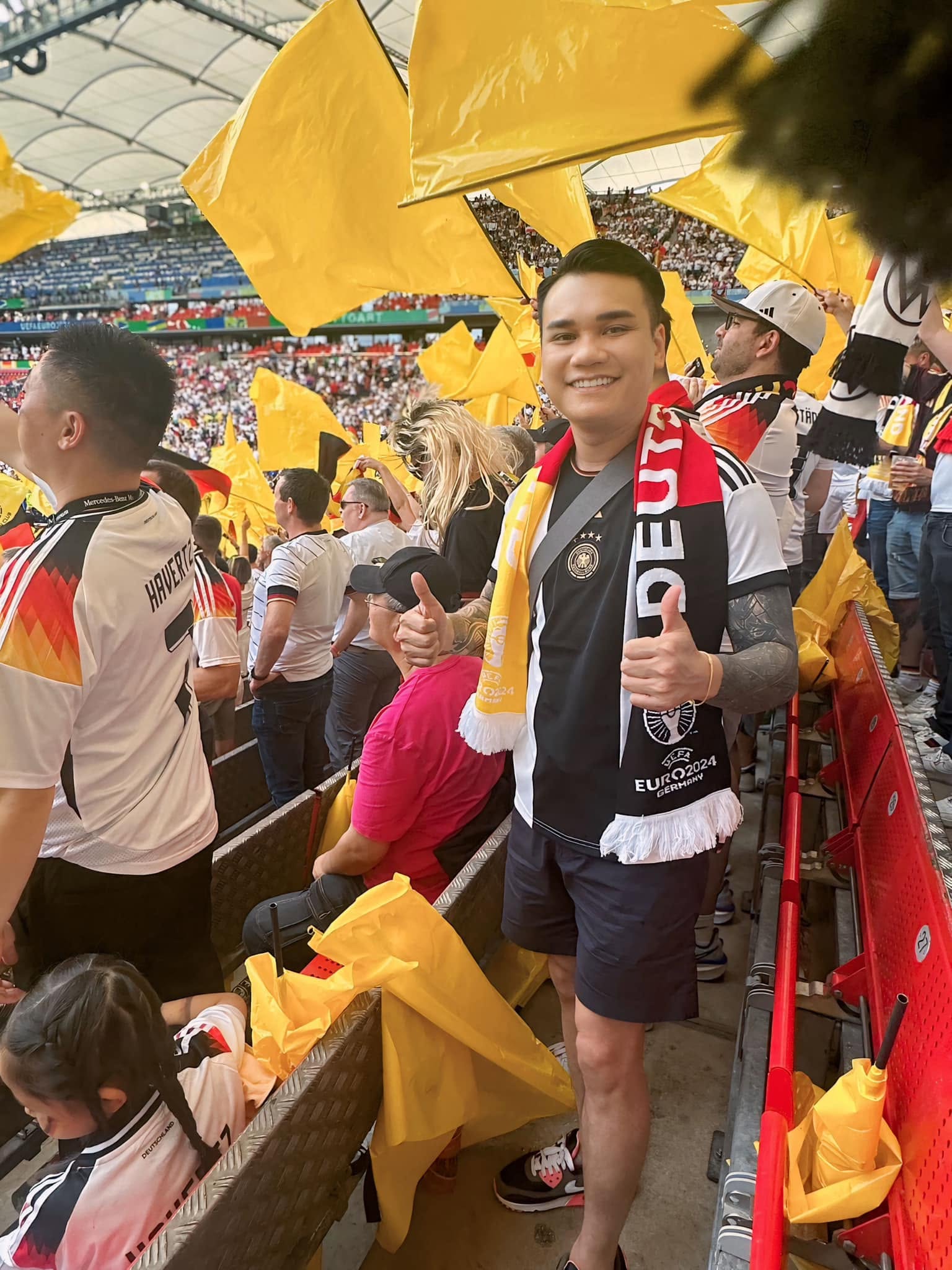 Nam ca sĩ Việt bay tận sang Mỹ để xem trực tiếp World Cup, netizen t&ograve; m&ograve; số tiền bỏ ra- Ảnh 3.