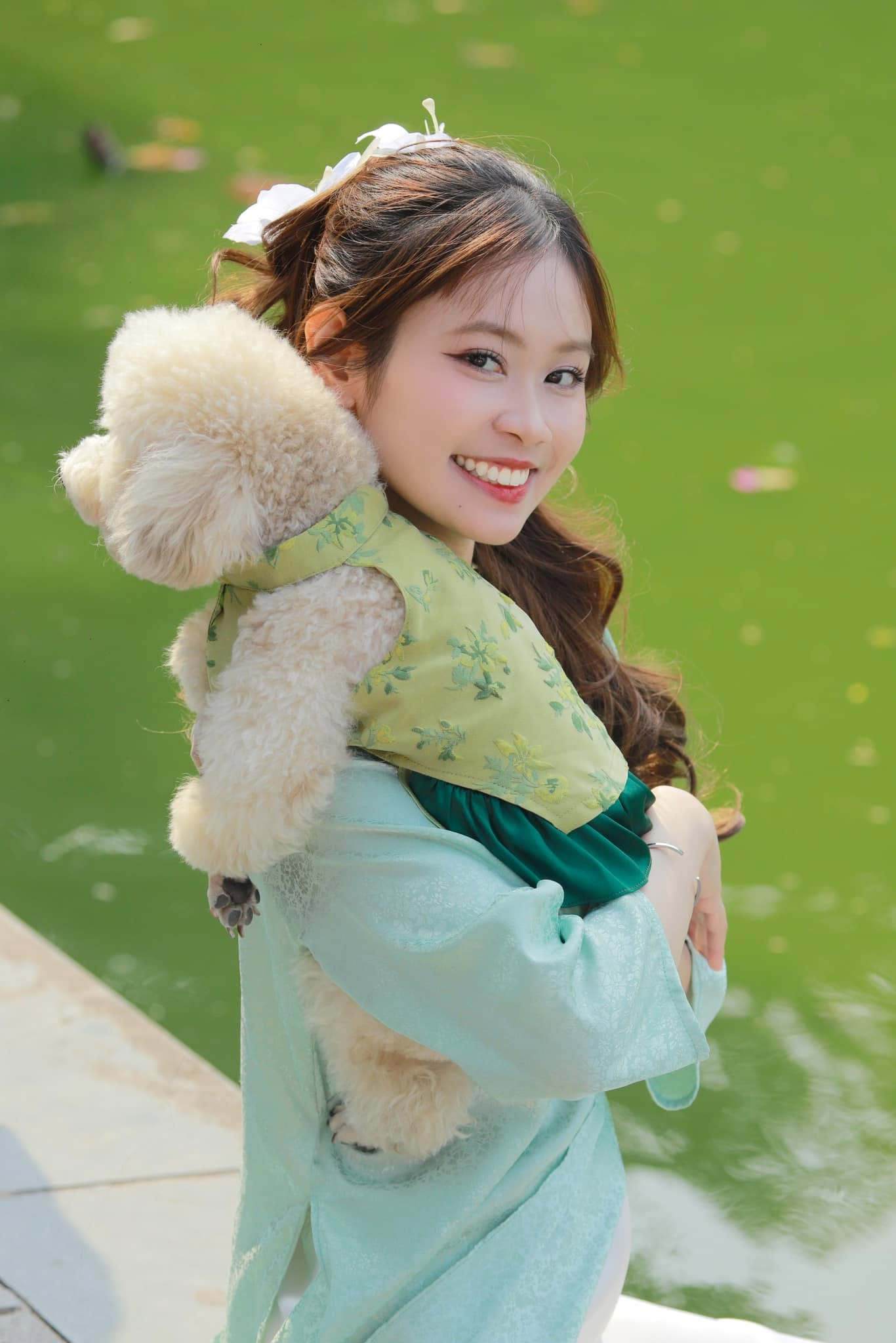 Vẻ đẹp nũng nịu của gái xinh Nóng Cùng World Cup: Là top 10 Miss World Vietnam, tốt nghiệp bằng Giỏi Đại học Ngoại thương - Ảnh 11.