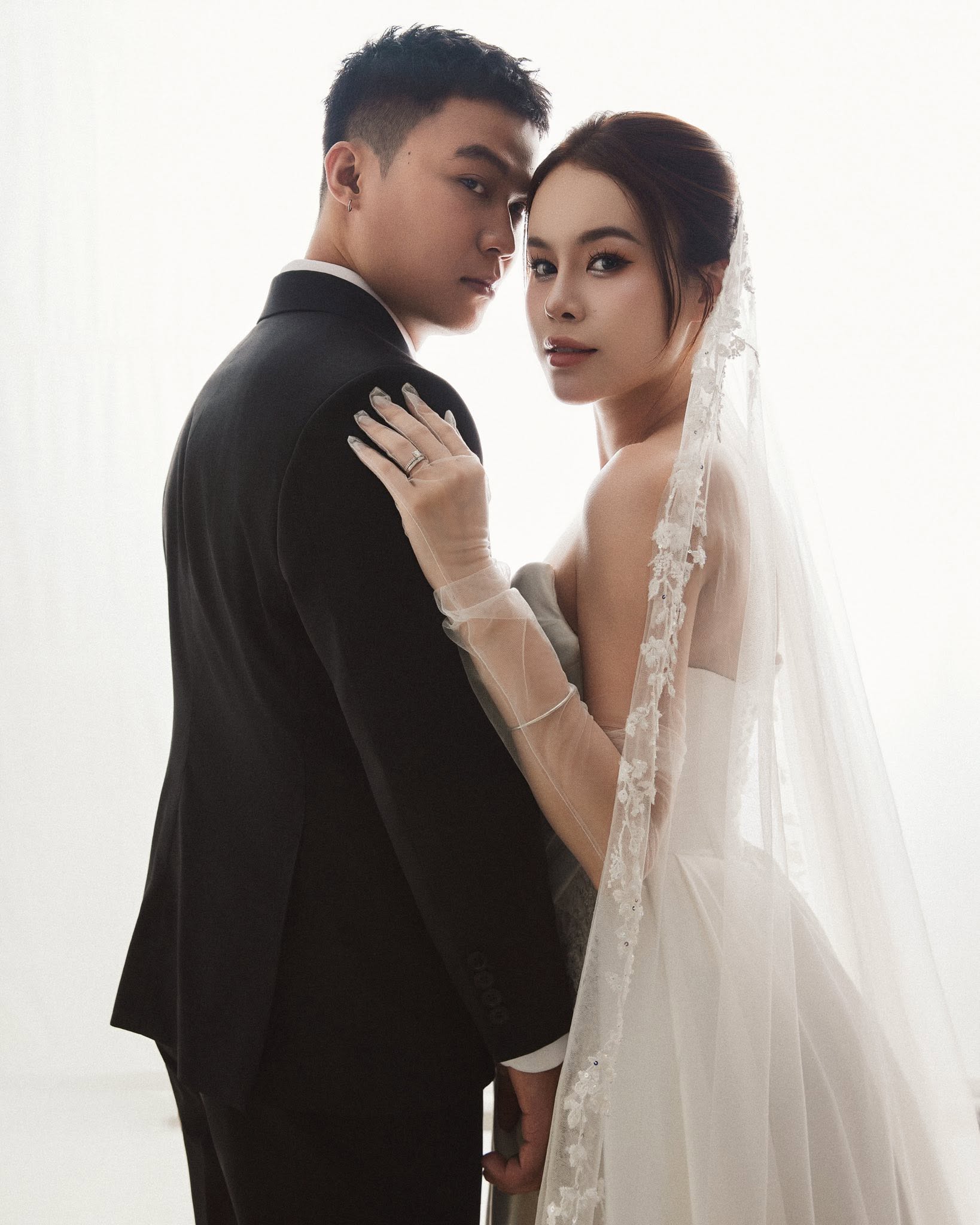 Cặp đôi biến khu chợ ở TP.HCM thành đám cưới chèn nhạc Girl Phố chất đến mức Quỳnh Anh Shyn cũng phải khen- Ảnh 4. Cặp đôi biến khu chợ ở TP.HCM thành đám cưới chèn nhạc Girl Phố chất đến mức Quỳnh Anh Shyn cũng phải khen- Ảnh 4.