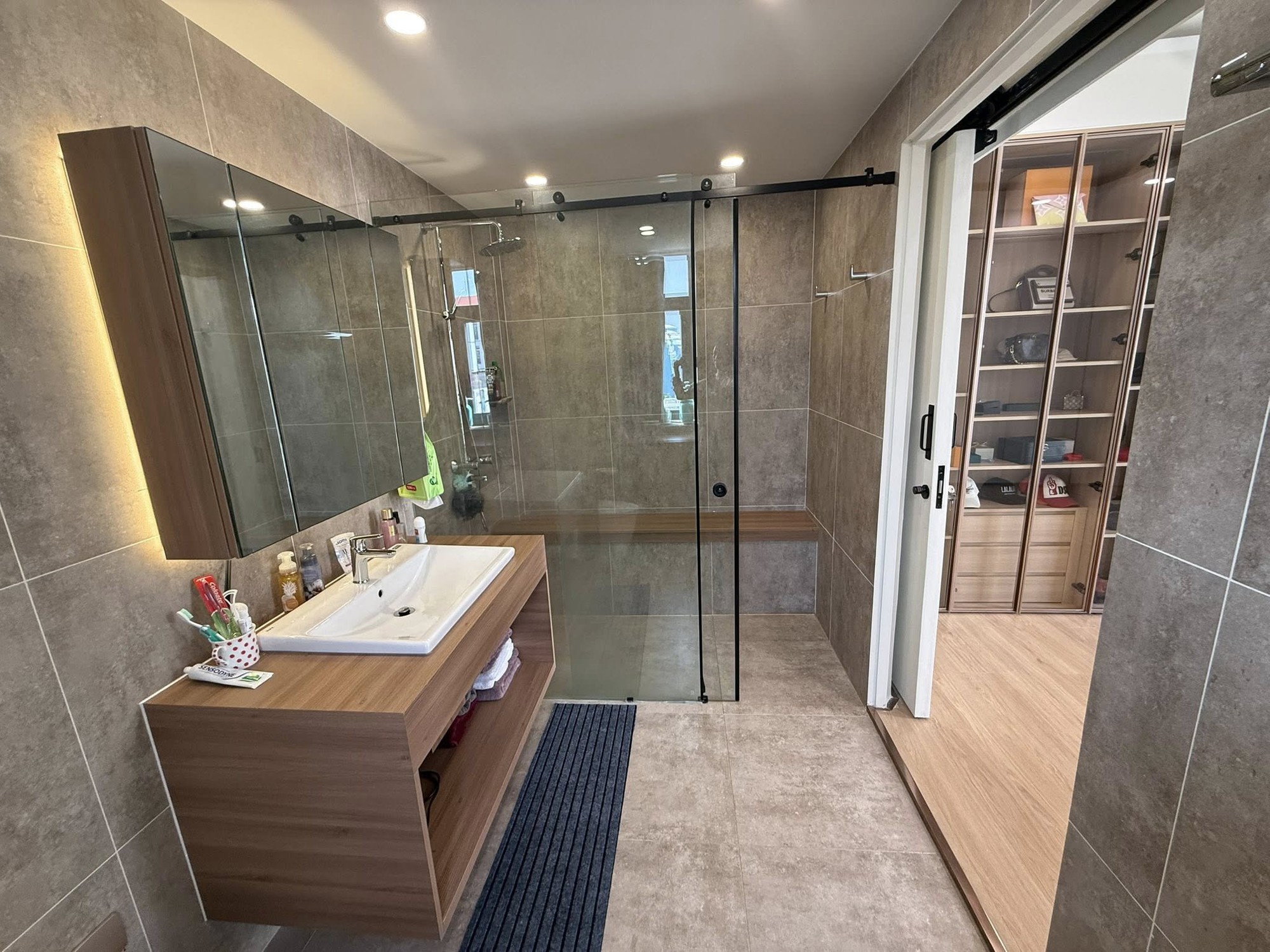 Nữ si&ecirc;u mẫu đ&igrave;nh đ&aacute;m rao b&aacute;n biệt thự đồ sộ ở TP.HCM - Ảnh 7.