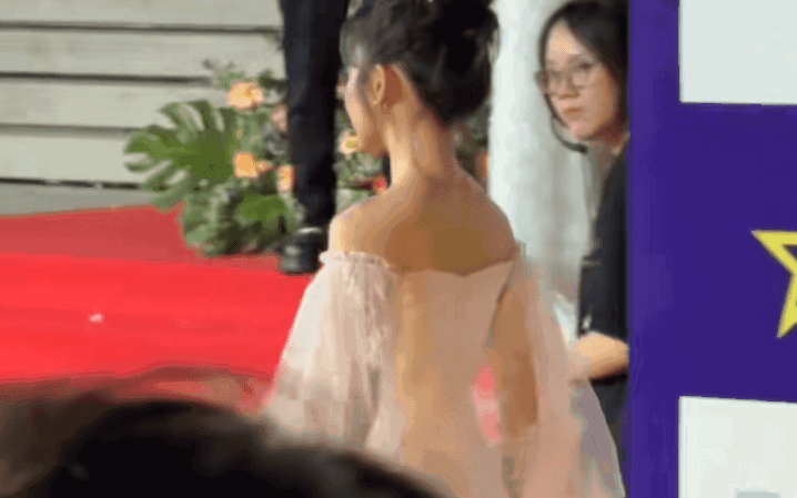 Đ&acirc;y l&agrave; mỹ nam c&oacute; d&agrave;n hậu cung đỉnh nhất Việt Nam: Cả đời va tr&uacute;ng to&agrave;n mỹ nh&acirc;n, lấy vợ đẹp đi&ecirc;n đảo- Ảnh 8.