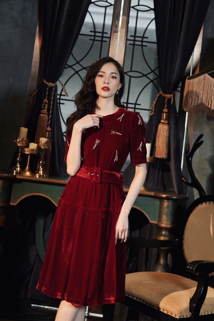 Mỹ nh&acirc;n đẹp kh&ocirc;ng g&oacute;c chết của m&agrave;n ảnh Việt v&agrave; 3 năm sống k&iacute;n tiếng g&acirc;y t&ograve; m&ograve;- Ảnh 4.