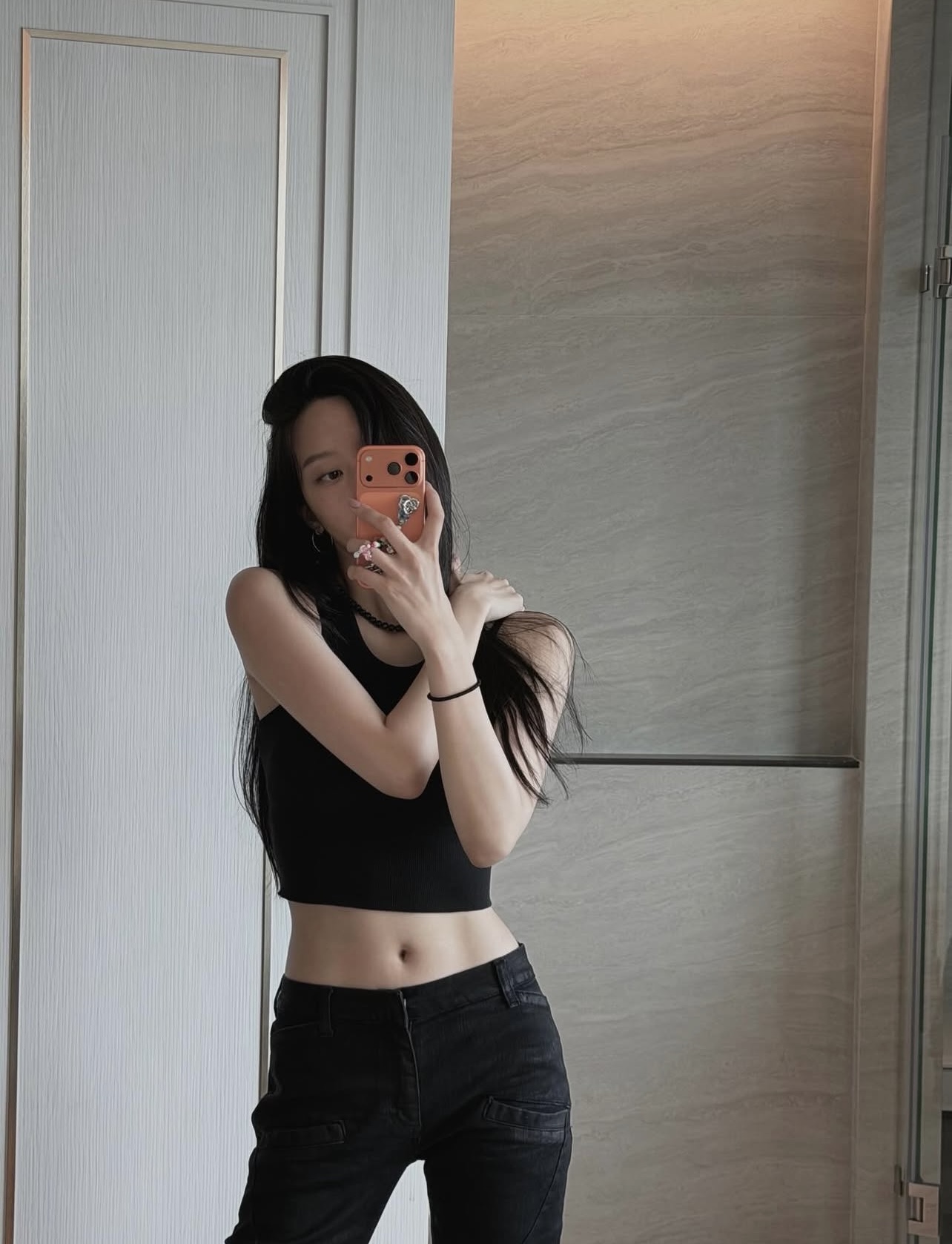Moon Ga Young kheo eo thắt chắc nịch, lộ lu&ocirc;n giờ tập &ldquo;chẳng giống ai&rdquo;- Ảnh 4.