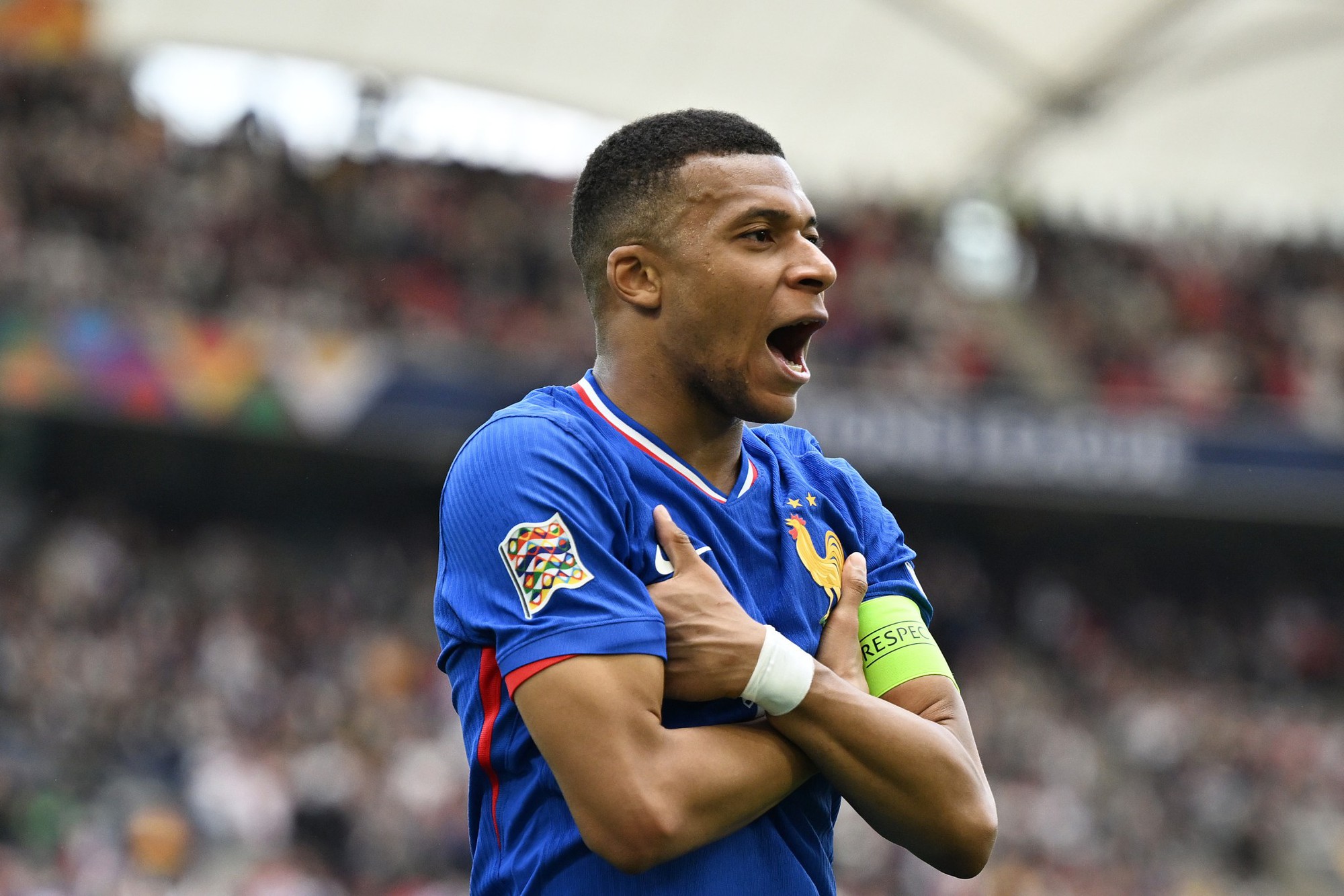 B&iacute; mật năm 7 tuổi của Mabppe, g&acirc;y sốc v&igrave; sẽ thổi s&aacute;o" tại World Cup 2026 - Ảnh 3.