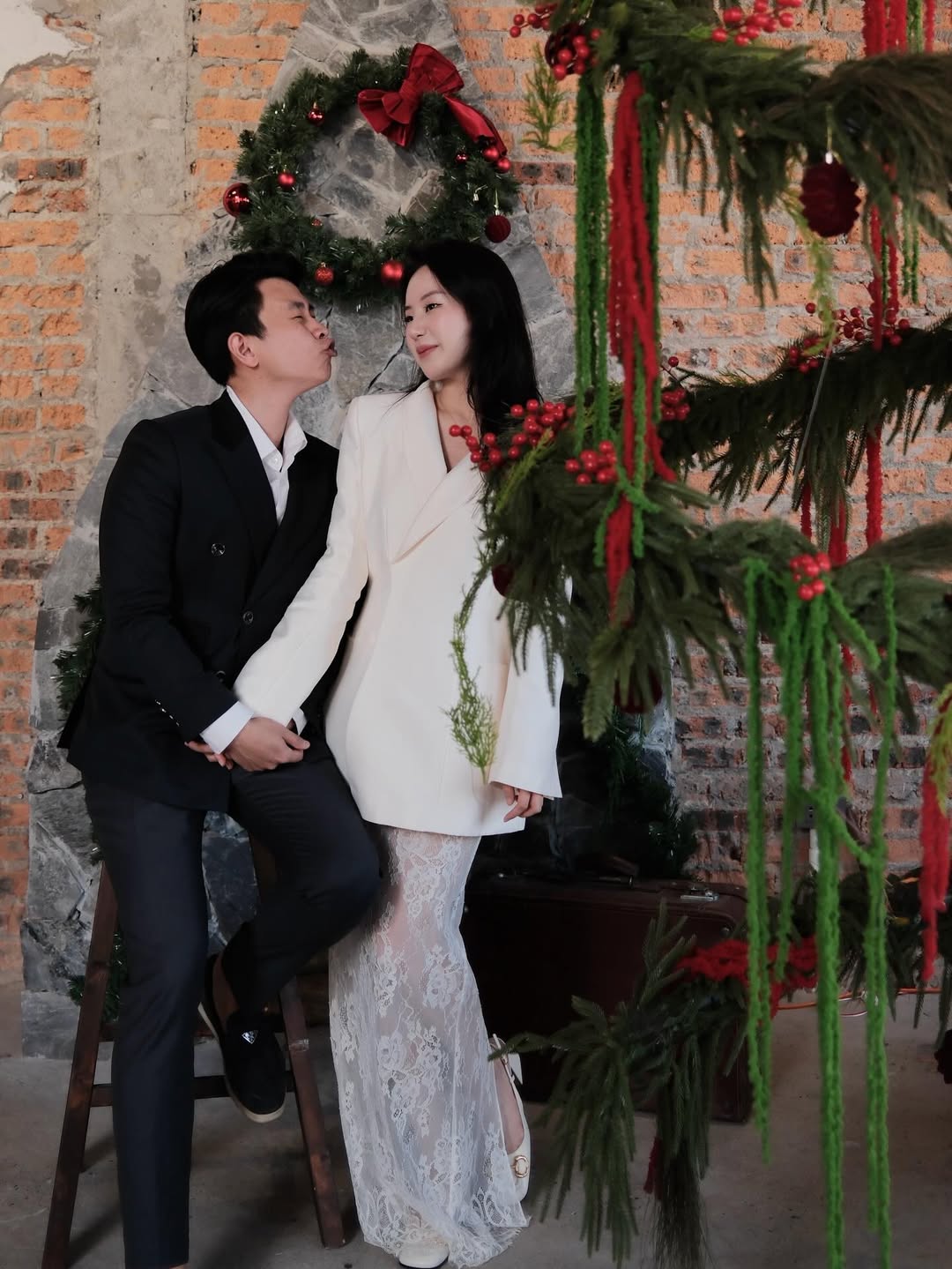 C&ocirc; d&acirc;u &ocirc;m b&oacute; hoa cưới nặng 5kg viral MXH: Tiểu thư H&agrave; Tĩnh, đời thường cực xinh, style lại si&ecirc;u cuốn- Ảnh 6.