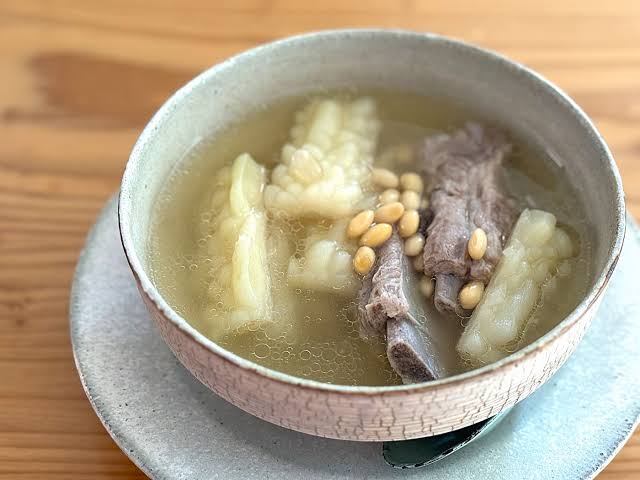 Thực tế cho thấy nhiều người Nhật sống thọ trăm tuổi nhờ 4 loại rau gi&aacute; rẻ, rất quen - Ảnh 2.