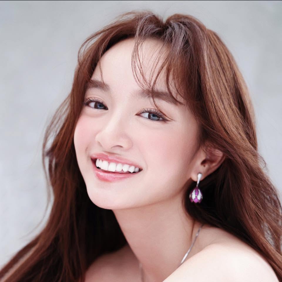 Việt Nam c&oacute; mỹ nh&acirc;n "3 m&eacute;t bẻ đ&ocirc;i" nhưng nhan sắc đố ai d&aacute;m ch&ecirc;, được đề cử người đẹp nhất thế giới- Ảnh 6.
