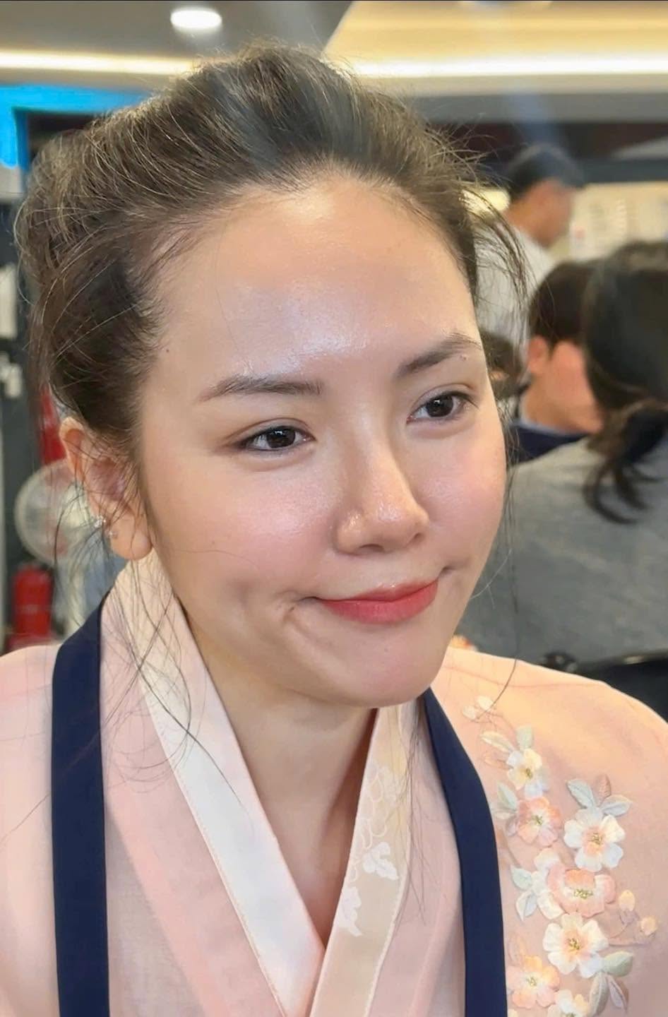 Nữ ca sĩ Việt 42 tuổi tự so m&igrave;nh với Song Hye Kyo, c&ocirc;ng khai 176 mũi ti&ecirc;m tr&ecirc;n mặt v&agrave; 43 mũi ở v&ugrave;ng "kh&oacute; n&oacute;i"- Ảnh 1.