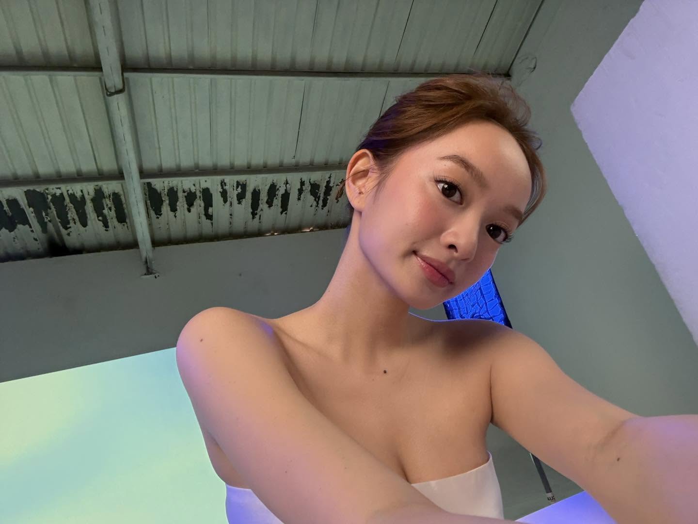 Việt Nam c&oacute; mỹ nh&acirc;n "3 m&eacute;t bẻ đ&ocirc;i" nhưng nhan sắc đố ai d&aacute;m ch&ecirc;, được đề cử người đẹp nhất thế giới- Ảnh 5.