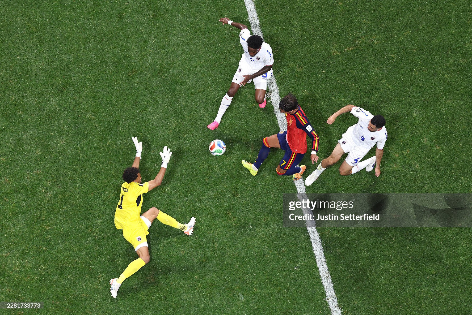 FIFA gọi Vozinha l&agrave; "người h&ugrave;ng": Th&igrave; ra 40 tuổi l&agrave; đỉnh cao của đời người- Ảnh 2.
