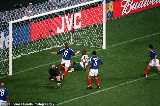 6 cú sốc lớn nhất lịch sử World Cup: Argentina của Messi thua Ả Rập Xê Út, đội bóng tí hon Cape Verde tạo địa chấn trước Tây Ban Nha - Ảnh 3.