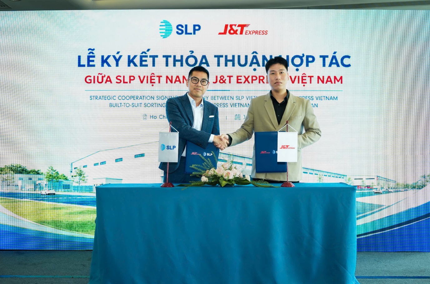 J&T Express Việt Nam và SLP Việt Nam hợp tác phát triển trung tâm logistics - Ảnh 1. J&T Express Việt Nam và SLP Việt Nam hợp tác phát triển trung tâm logistics - Ảnh 1.