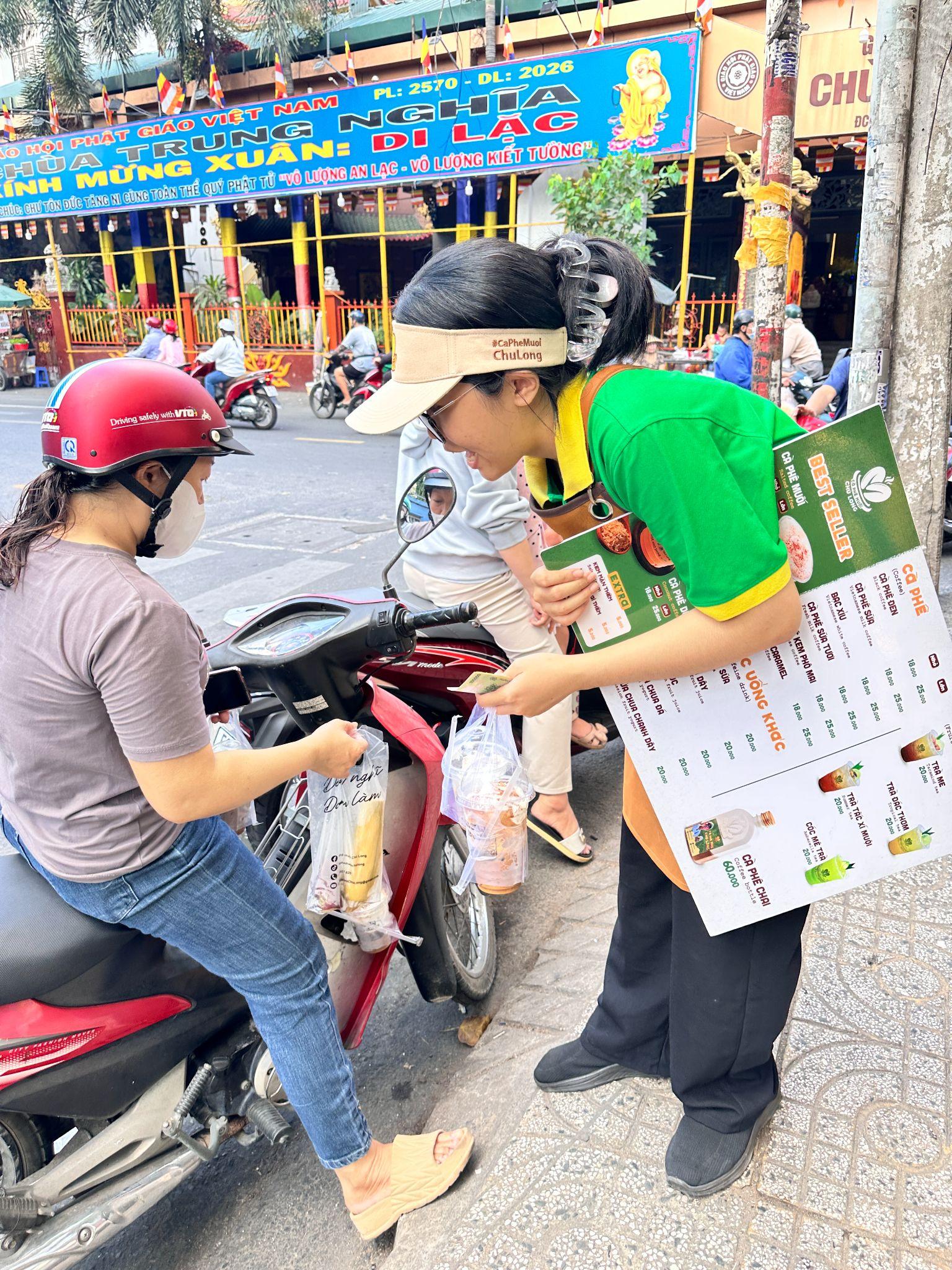 Cà phê muối chú Long và những viên gạch đầu tiên đánh dấu bước chuyển mình mới - Ảnh 4. Cà phê muối chú Long và những viên gạch đầu tiên đánh dấu bước chuyển mình mới - Ảnh 4.