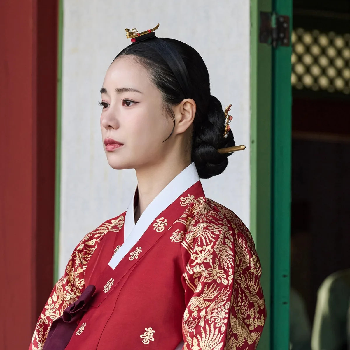 "Đối thủ" của Song Hye Kyo thừa nhận sợ l&atilde;o h&oacute;a- Ảnh 2.