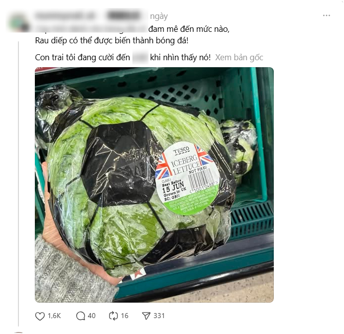 X&agrave; l&aacute;ch cuộn h&igrave;nh b&oacute;ng đ&aacute; ở si&ecirc;u thị gi&aacute; 30 ngh&igrave;n đang viral: Nhiều người mua v&igrave; tinh thần World Cup qu&aacute;!- Ảnh 1.